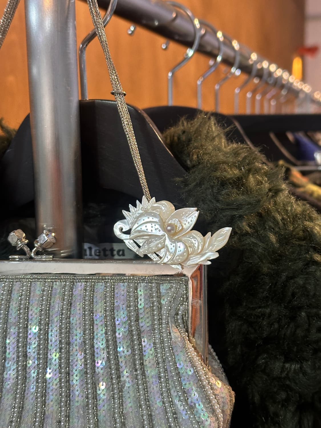 Vintage mother-of-pearl brooch 상품이미지2