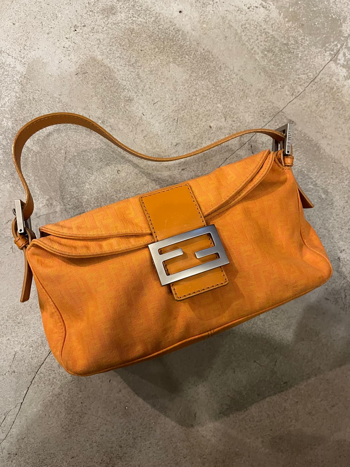 빈티지 펜디 바게트 상품이미지1