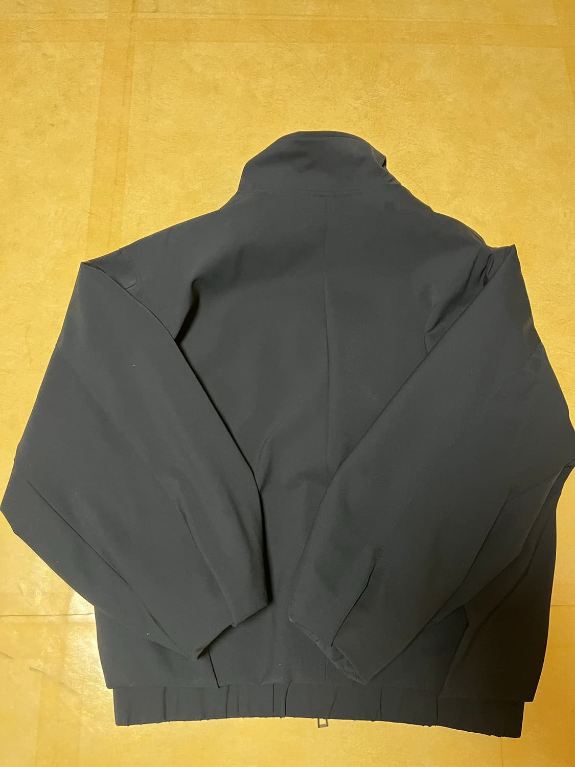 송지오옴므 다트하이넥 볼륨다운 점퍼 46사이즈 새상품 판매합니다. 상품이미지5