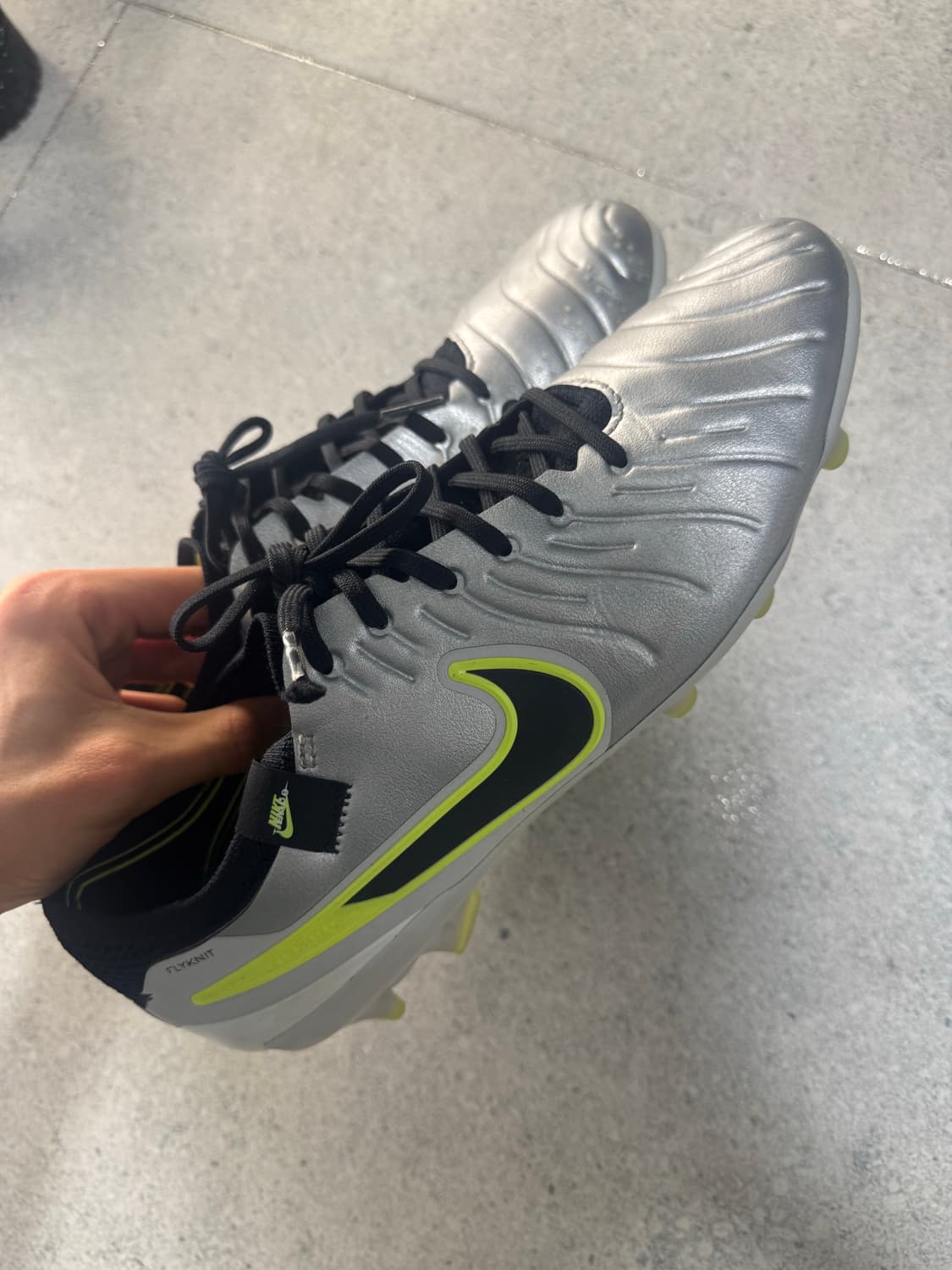 나이키 축구화 티엠포 엘리트 275 상품이미지1