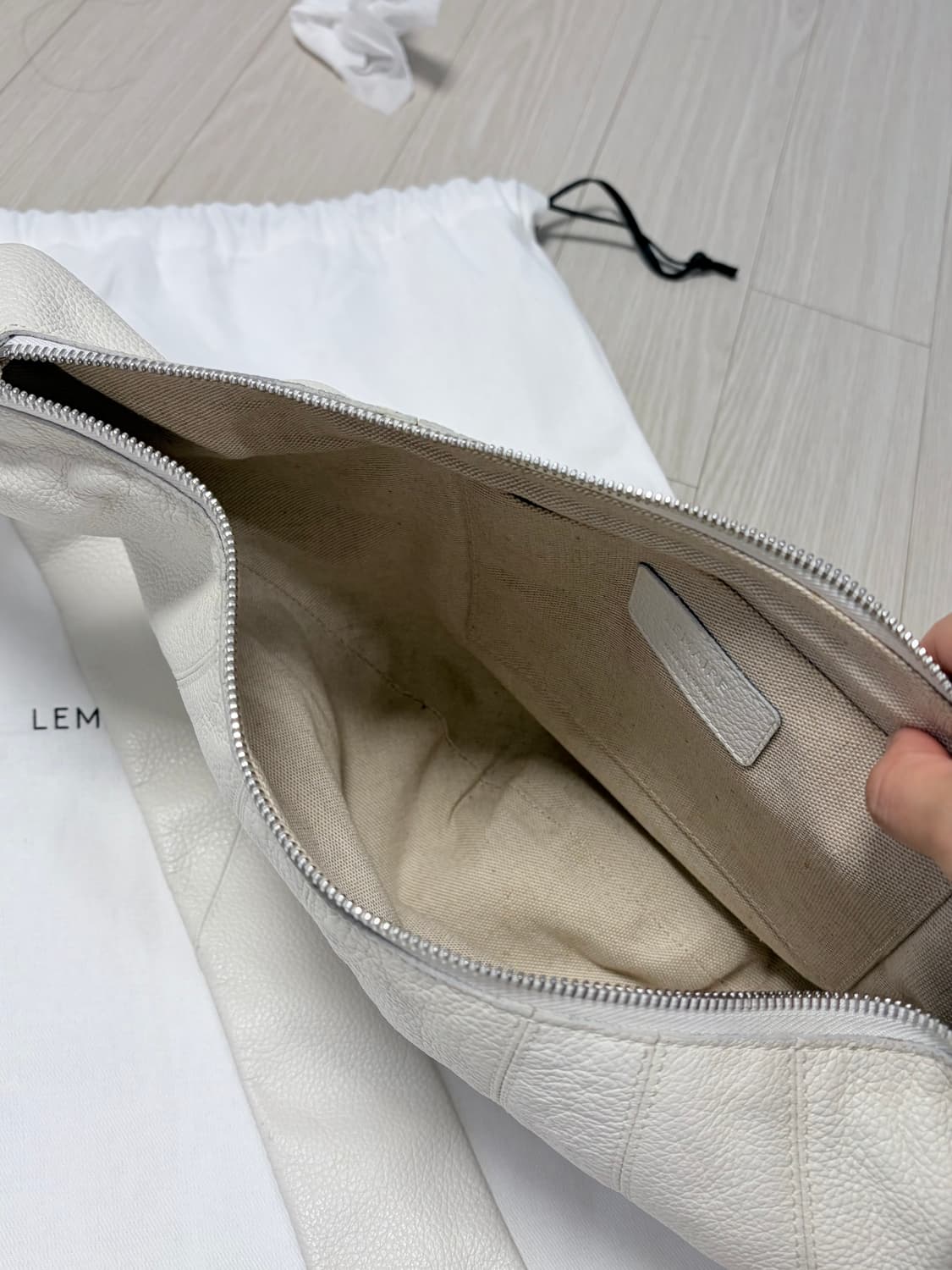 르메르 미듐 크루아상백 화이트 상품이미지5