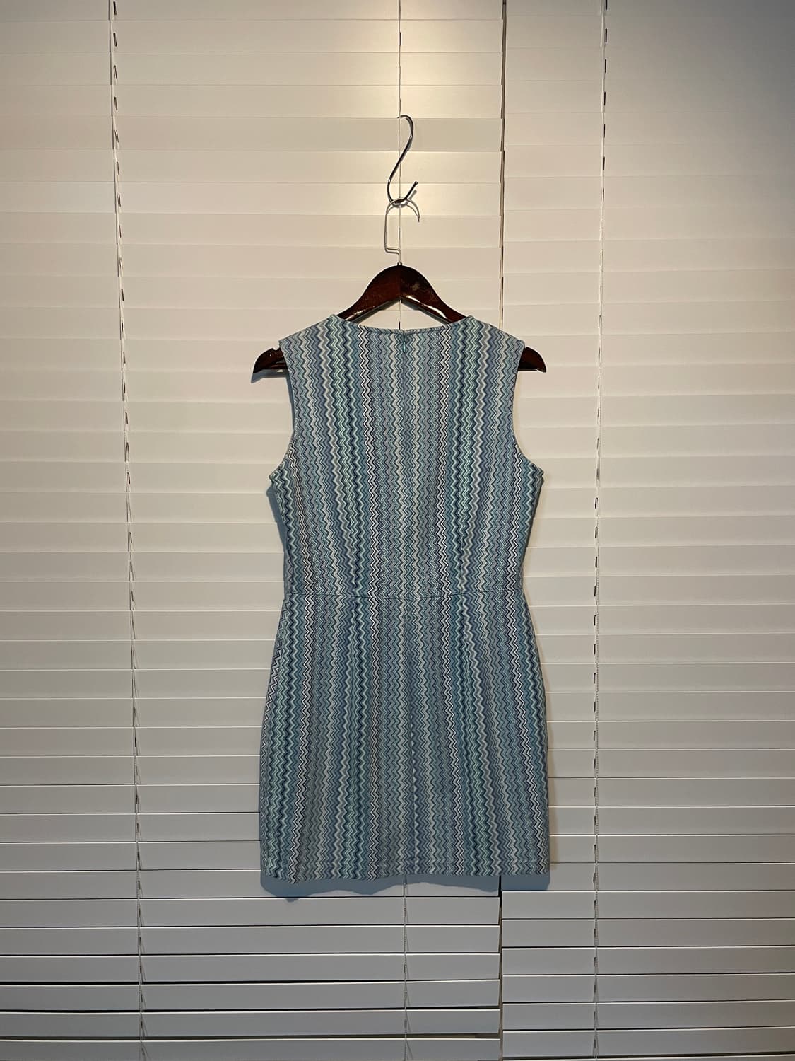 미쏘니 지그재그 슬리브리스 원피스 상품이미지4