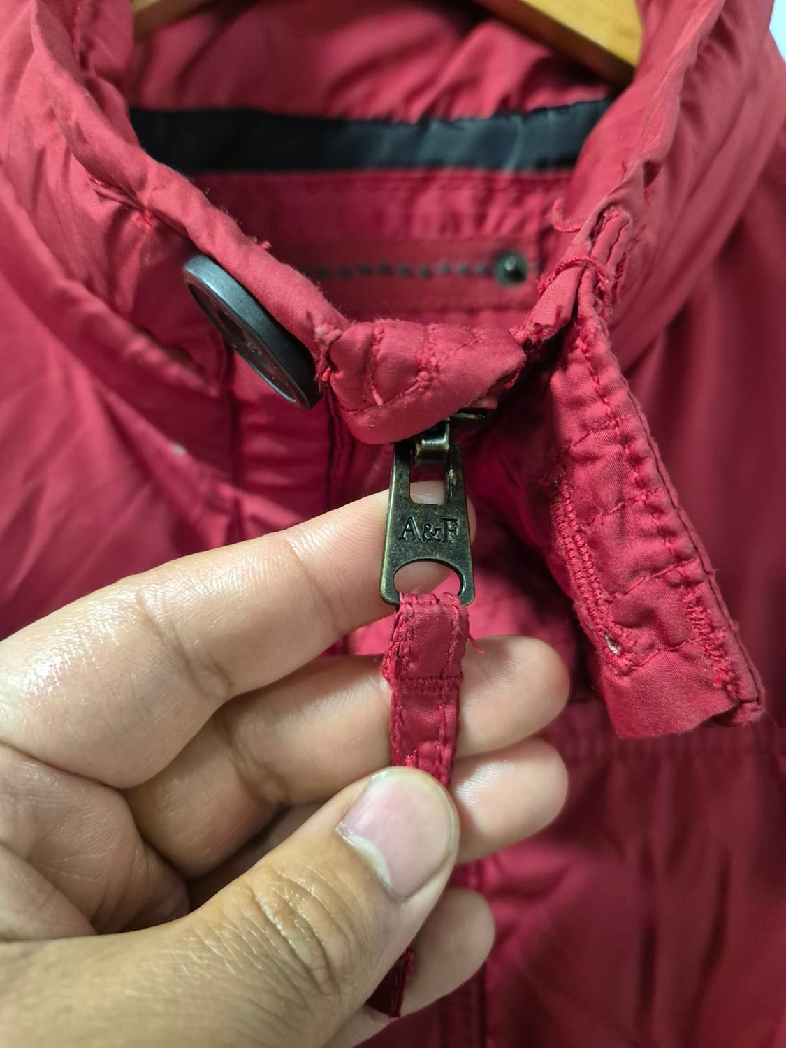 *무료배송* 아베크롬비 다크레드 덕다운 패딩 조끼 L사이즈(상태A급) 상품이미지2