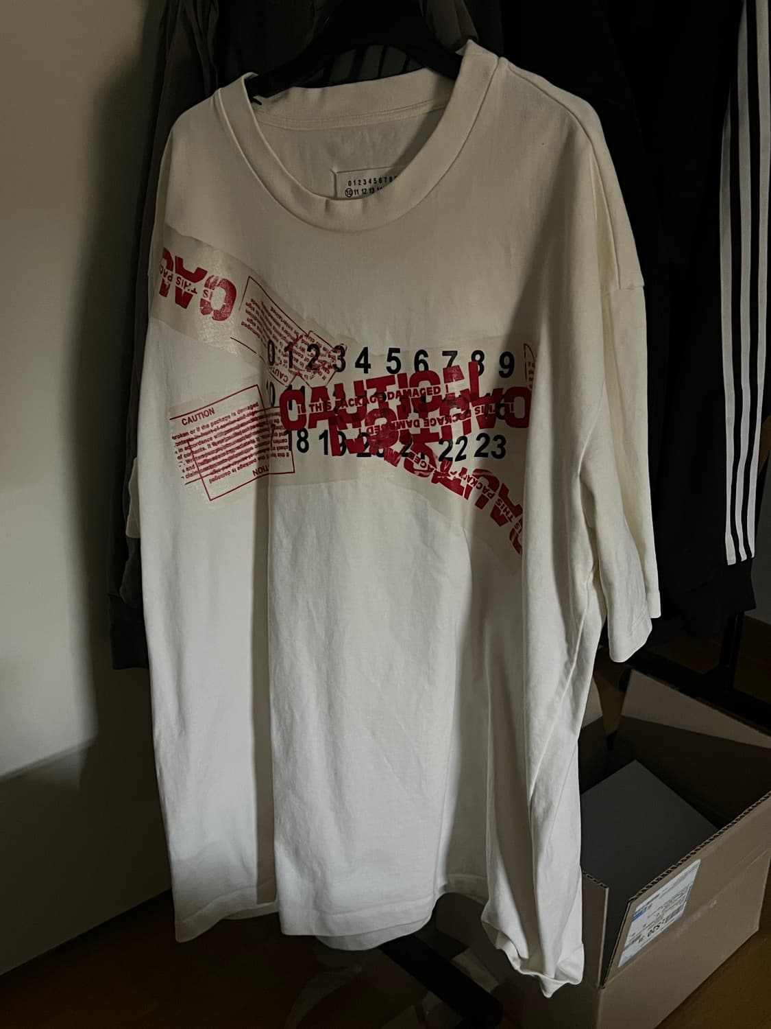 마르지엘라 테이핑 프린팅 티셔츠 eu46 상품이미지2