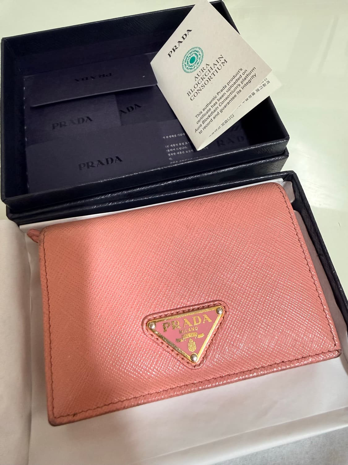 프라다 사피아노 트라이앵글 반지갑 핑크 상품이미지1