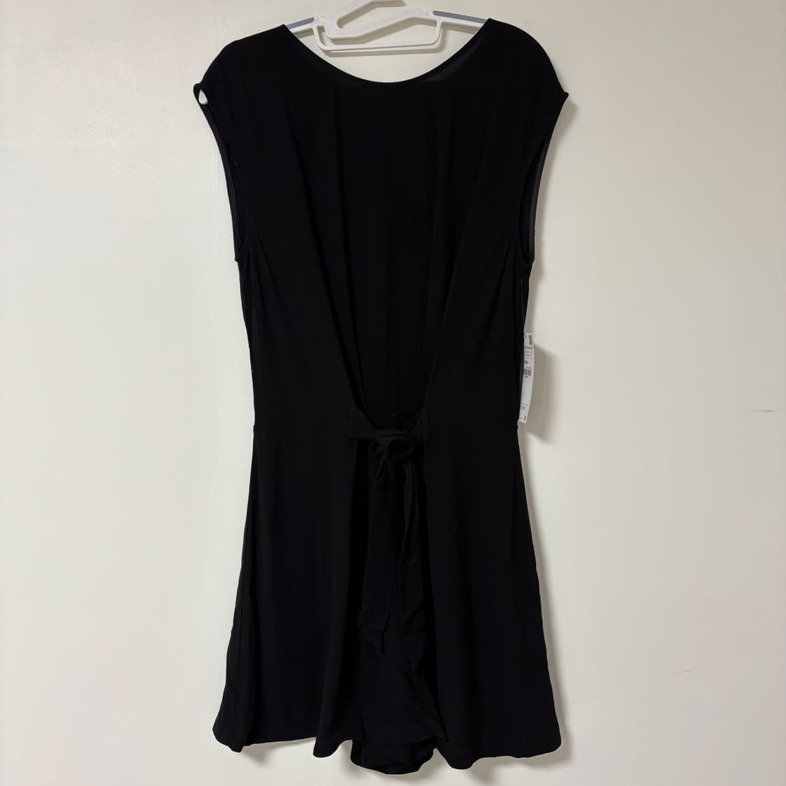 자라 슬리브리스 리본 디테일 블랙 숏 점프수트 S 새상품 상품이미지1