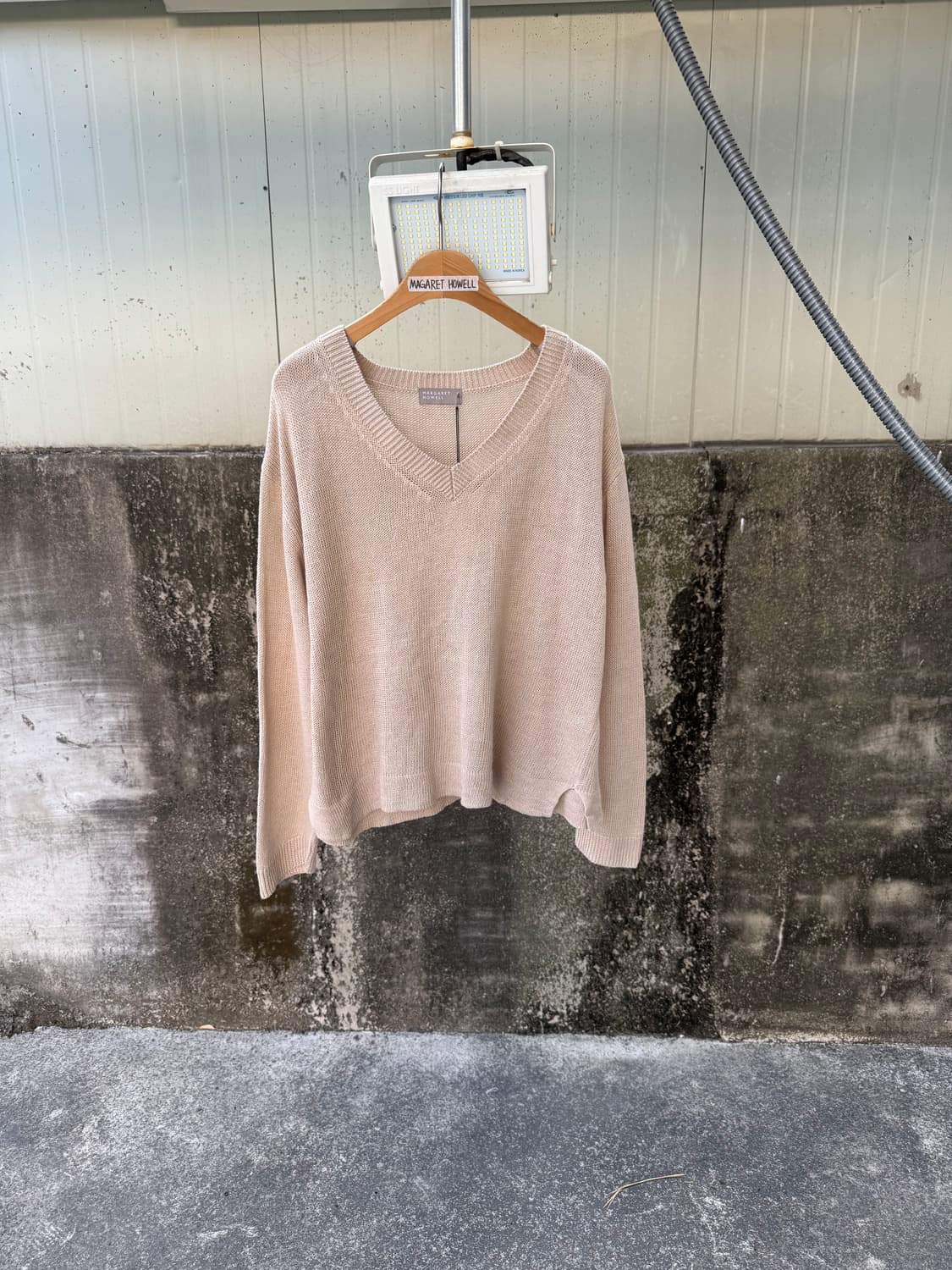 마가렛 호웰 브이넥 니트 상품이미지1