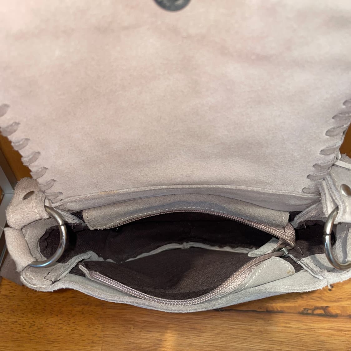 Suede Fringe Crossbody Bag_Taupe 상품이미지7