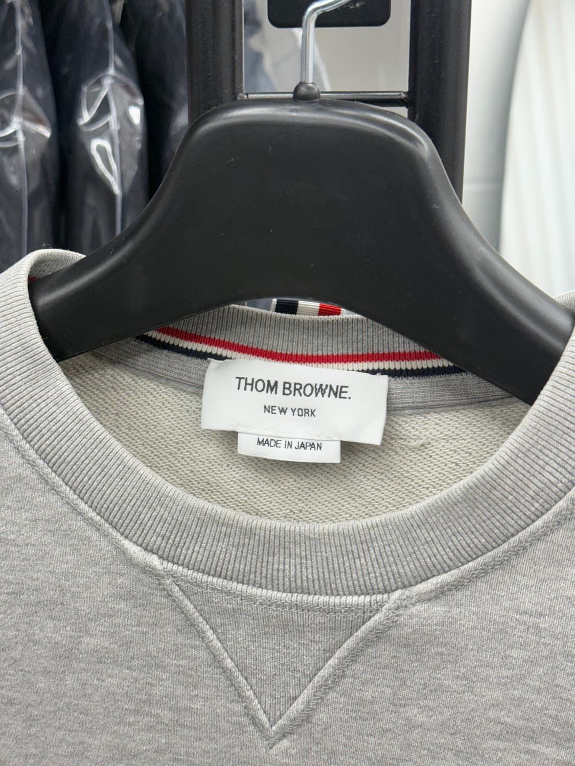 [5] 톰브라운 사선완장 맨투맨 상품이미지6