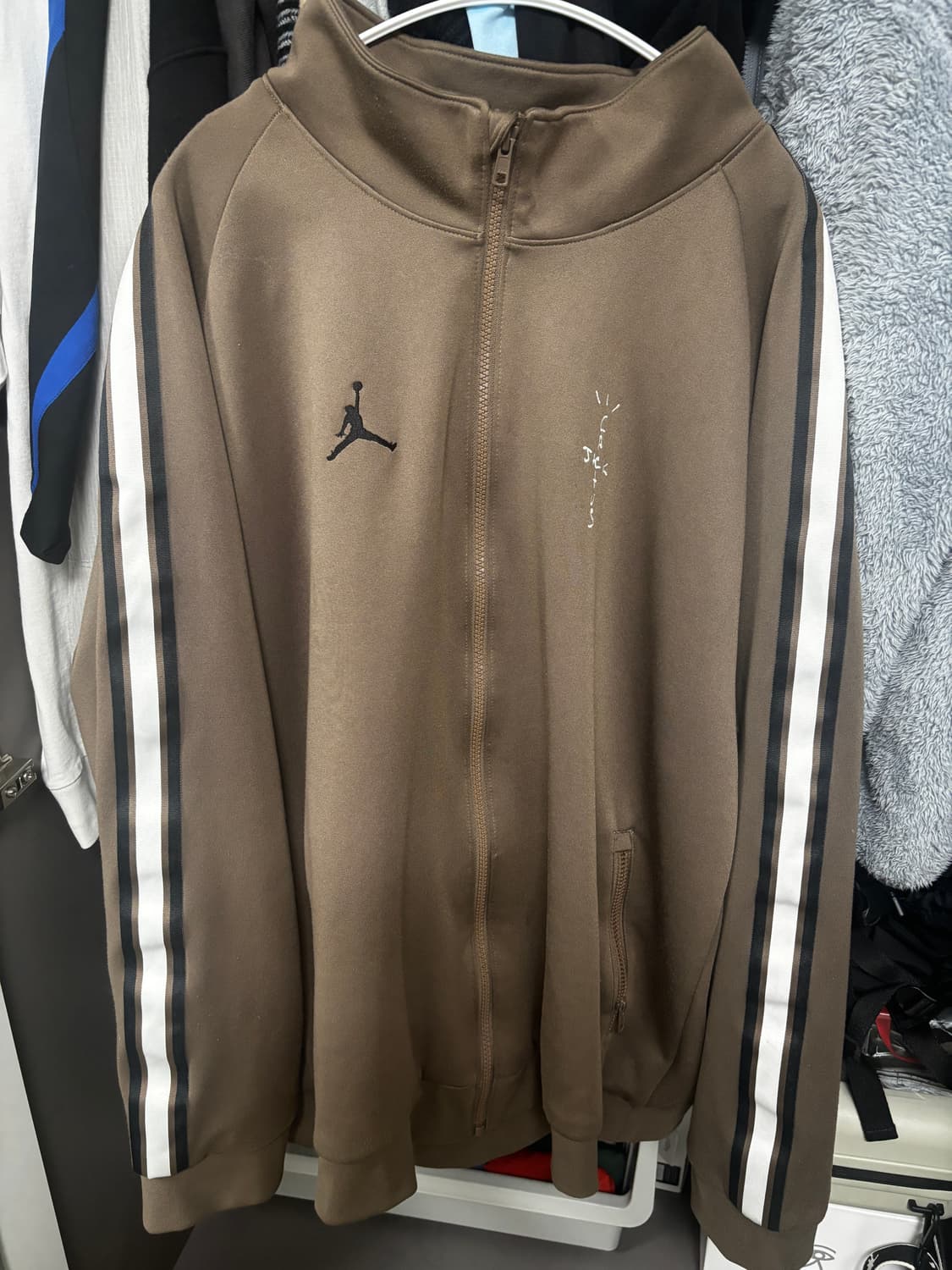 트래비스스캇 조던 트랙자켓 상품이미지1