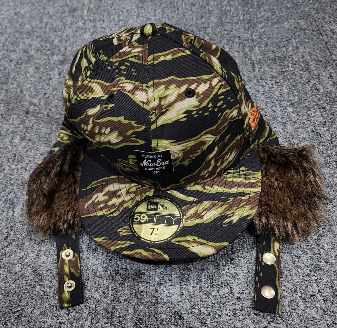 뉴에라 타이거 카모플라쥬 트루퍼햇 플랩캡 모자 57.7cm 상품이미지1
