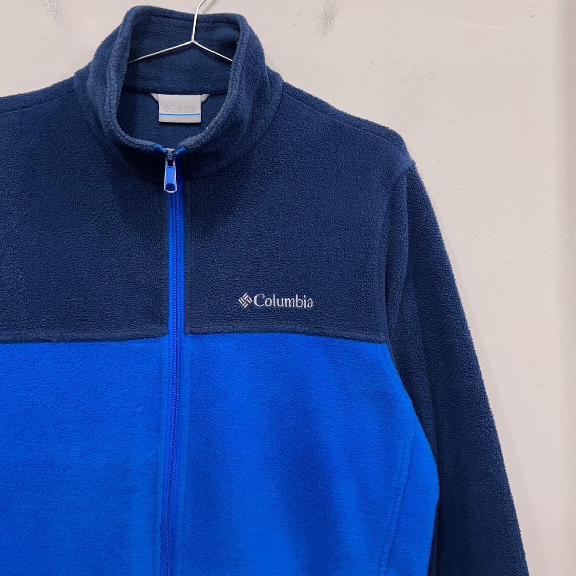 컬럼비아 스몰로고 배색 투톤 플리스 상품이미지1