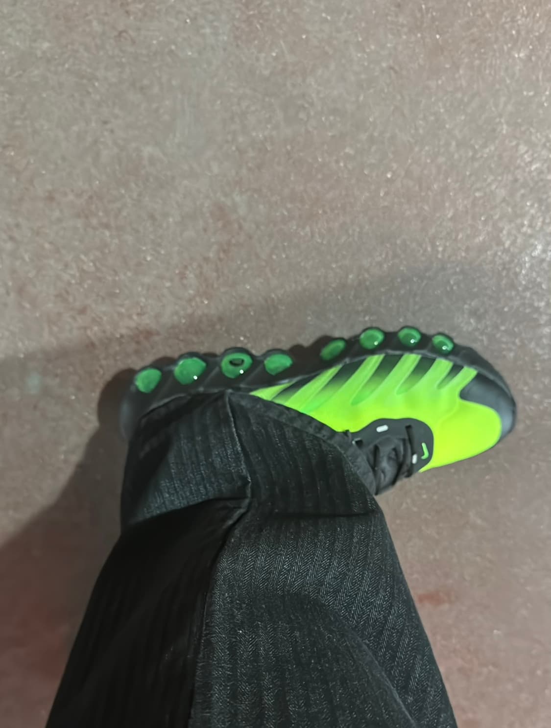 나이키 에어맥스 Dn8 블랙 그린 스트라이크 상품이미지2