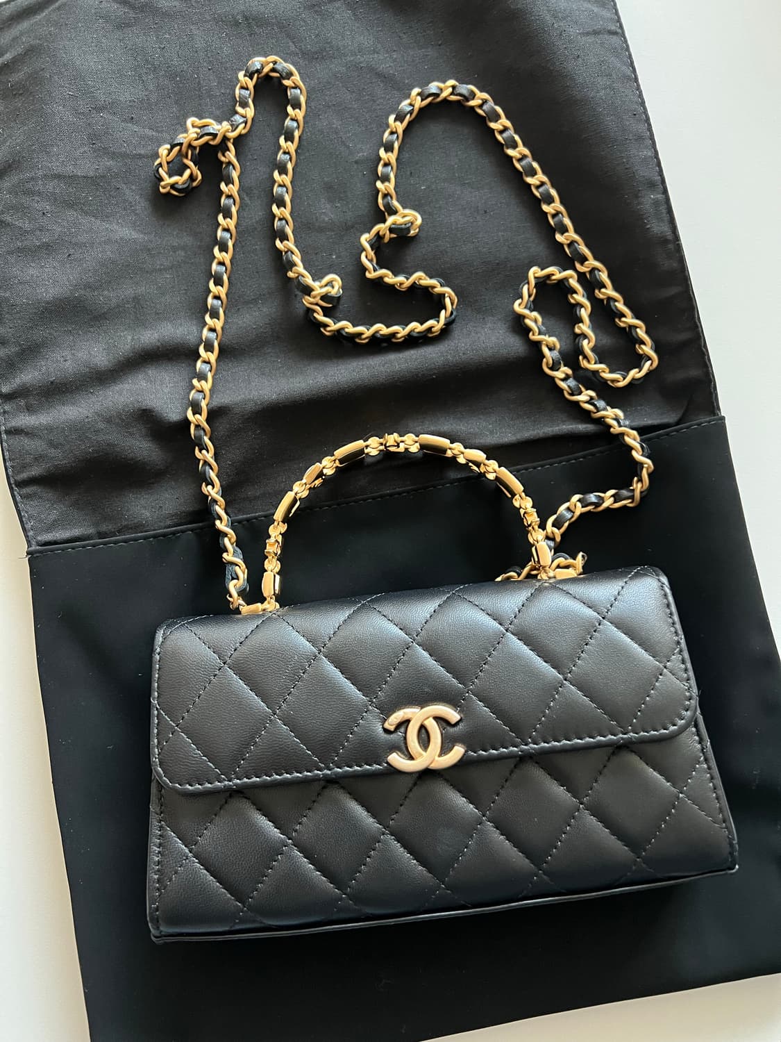 CHANEL 샤넬 체인 플랩 폰 홀더 블랙 상품이미지2