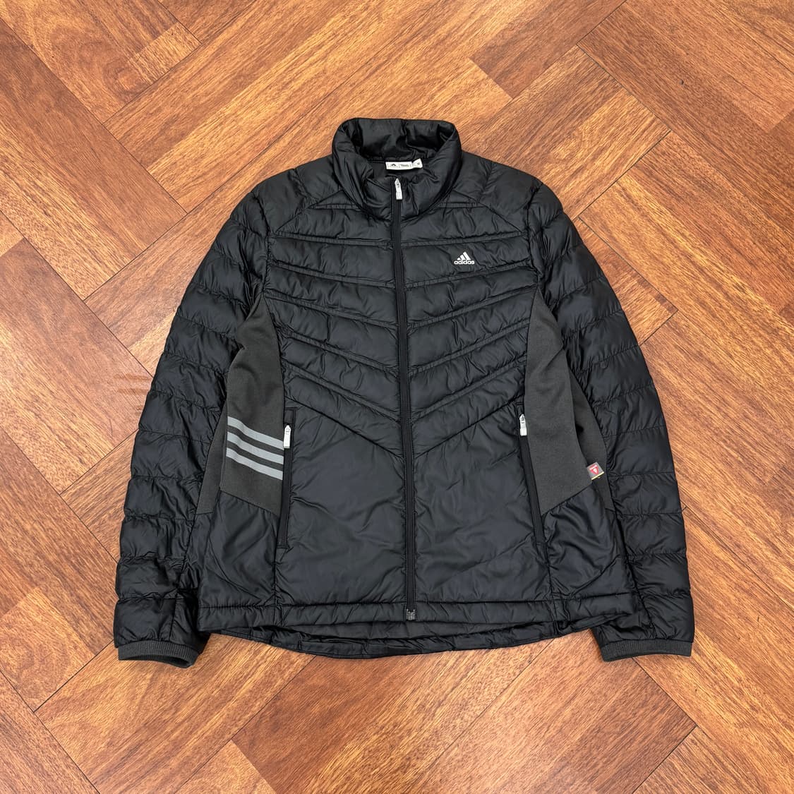 여성용 95 아디다스 블랙 프리마로프트 경량 패딩 상품이미지1
