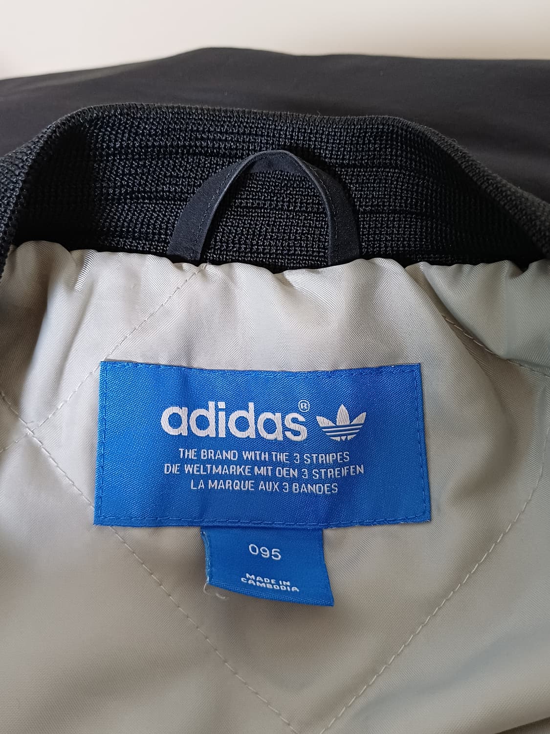 아디다스 엠브로이더드 코치 자켓 상품이미지3