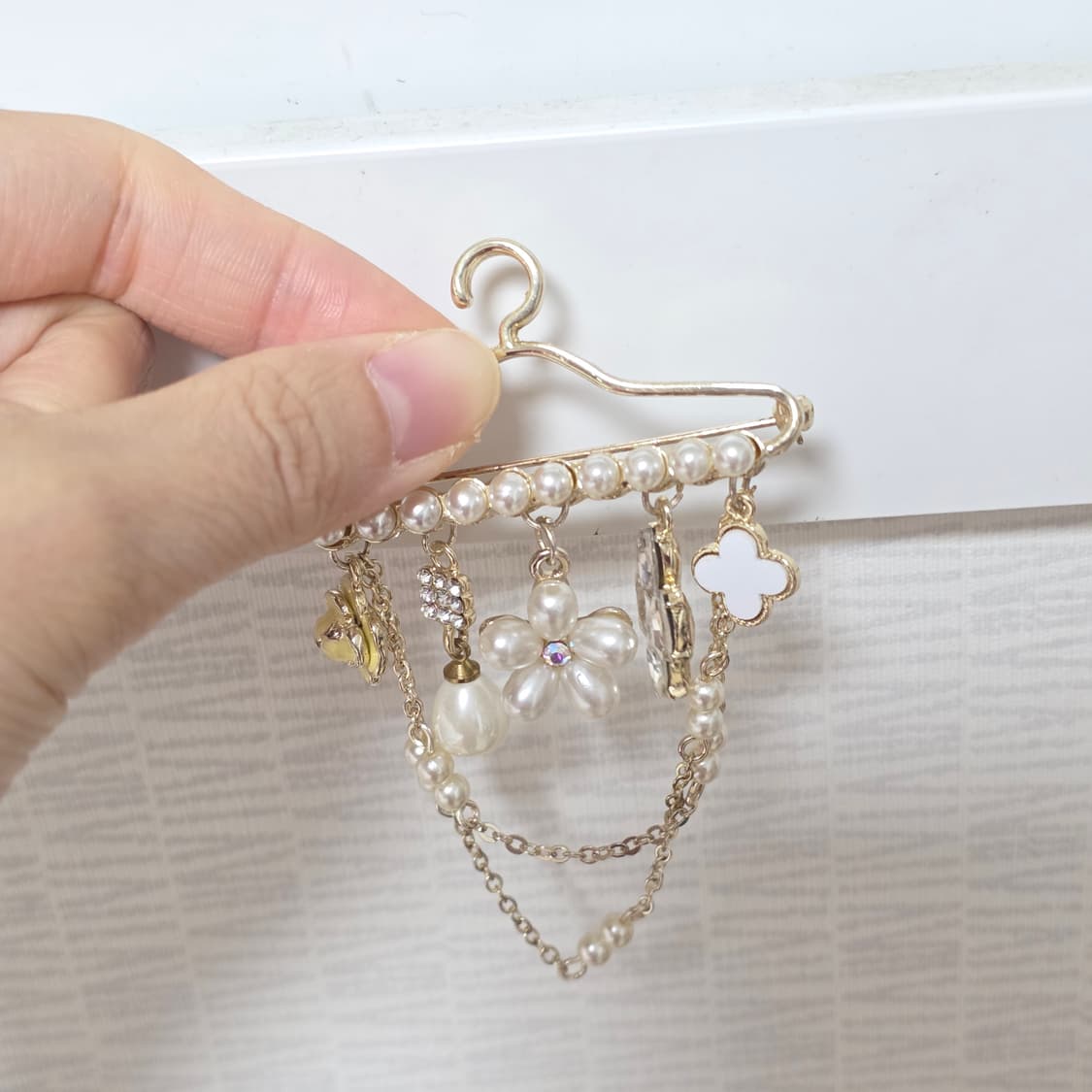 빈티지)리본 진주 장미모티브 비즈크리스탈 체인 걸리쉬 옷걸이 옷핀브로치 상품이미지4