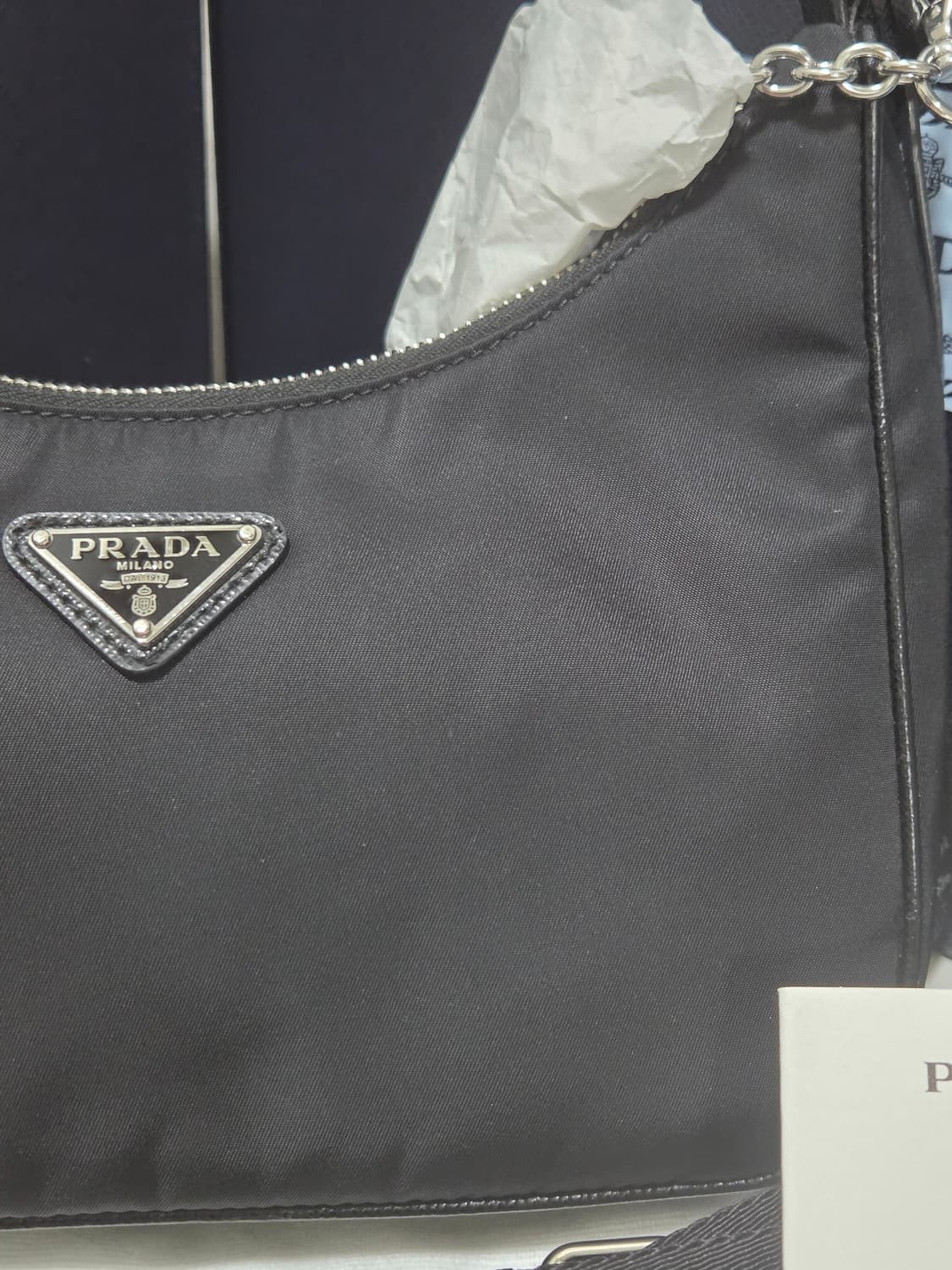 [새상품급, 24년식] 프라다 리에디션 테수토 은장 체인 호보백  상품이미지4