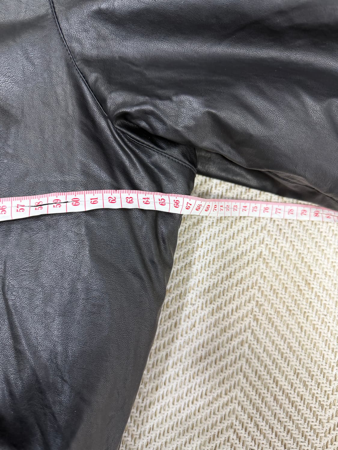 정품) COCL 커스텀어클락 오버핏 가죽 패딩 점퍼 S 상품이미지8