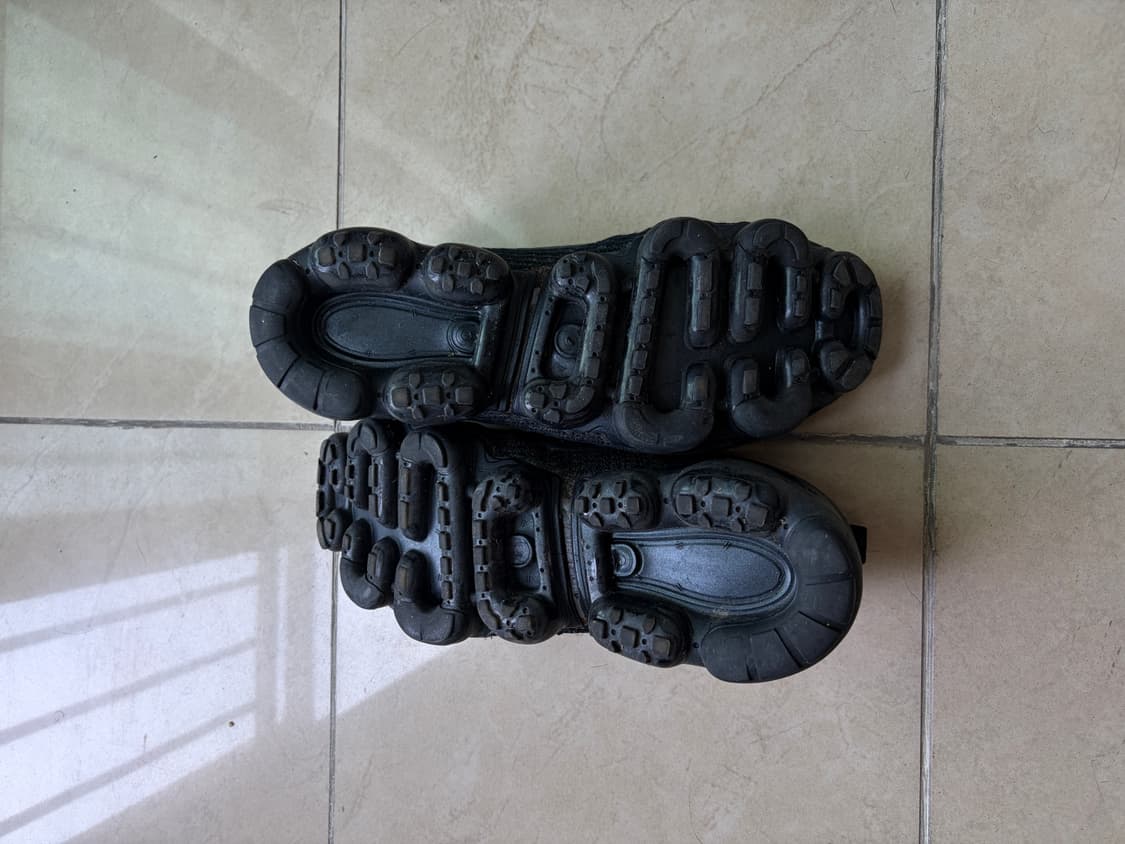 나이키 베이퍼맥스3 트리플블랙 260입니다 상품이미지3