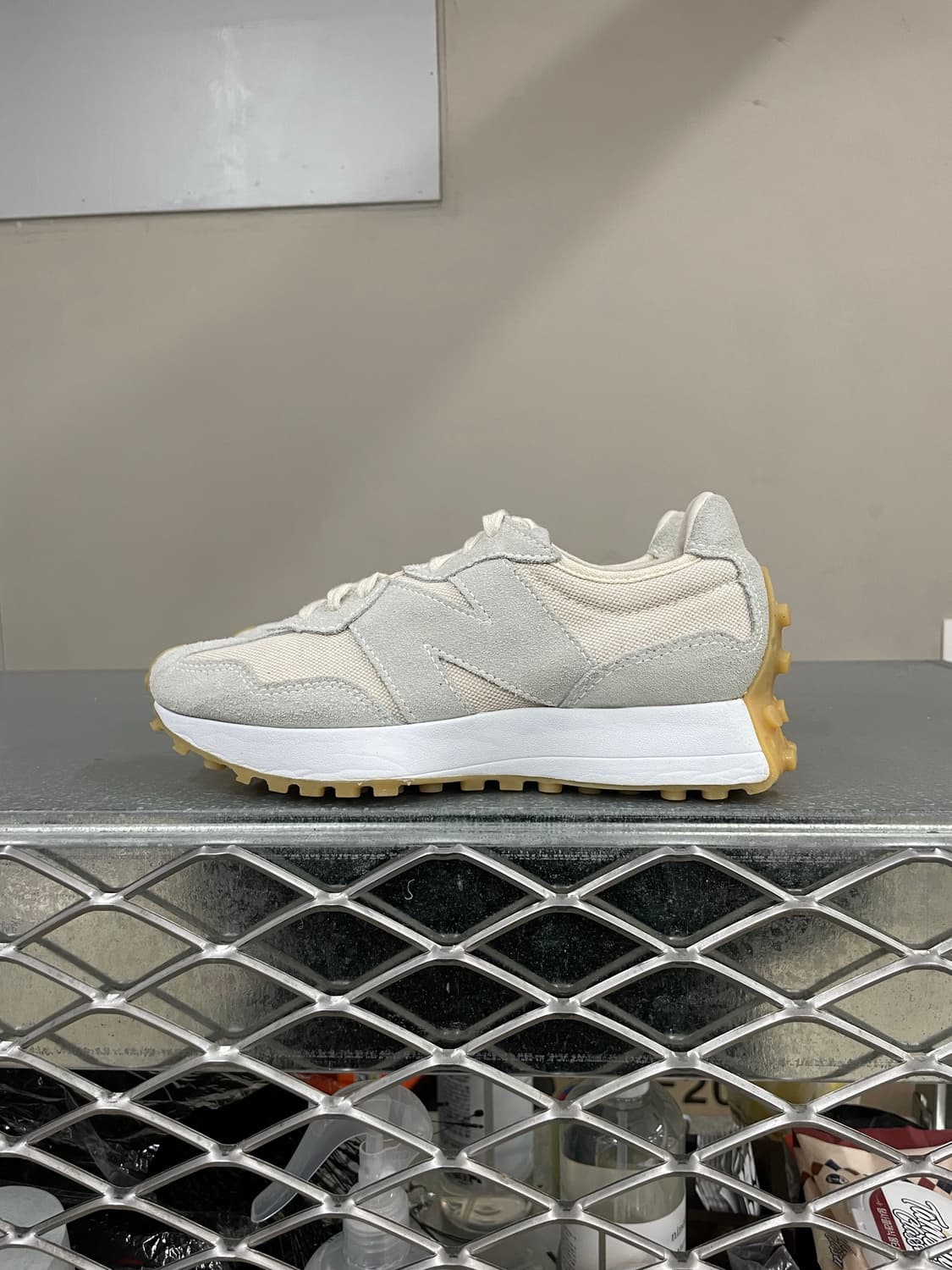 뉴발란스 327 아이보리 235 상품이미지1