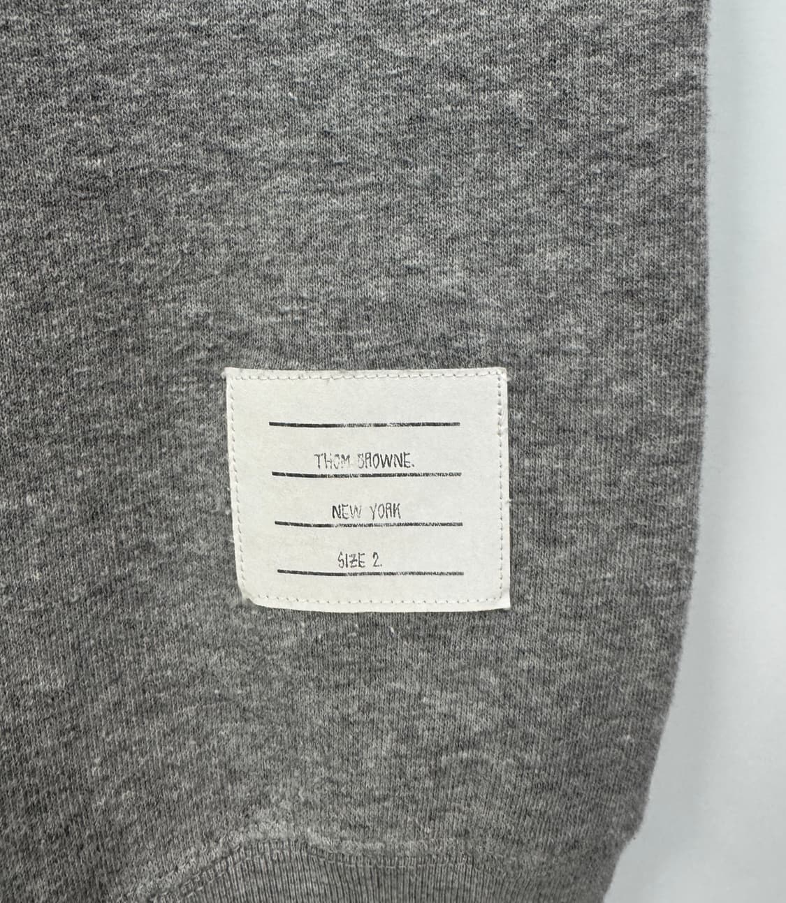 THOM BROWNE 톰브라운 그레이 컬러 사선 완장 트레이닝 조거팬츠  상품이미지4