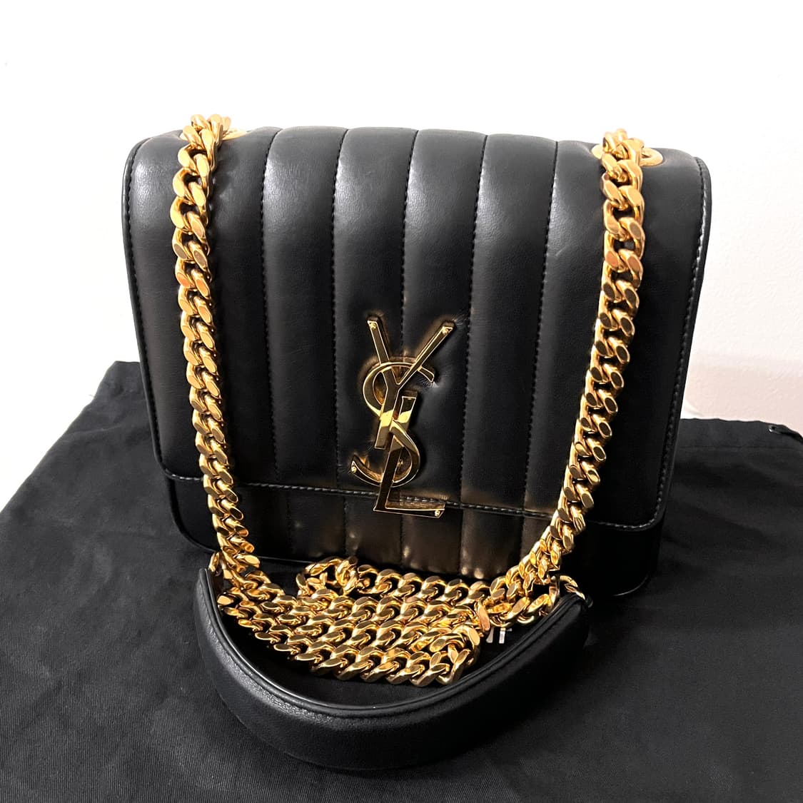 [A급/정품] 생로랑 비키 체인 크로스백 가방 블랙 상품이미지10