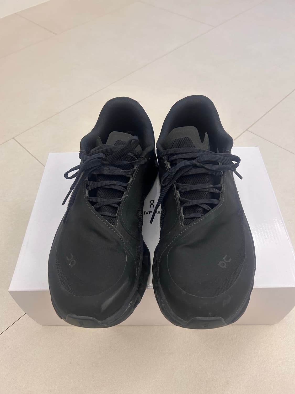 온러닝 파프 블랙 270 9사이즈 상품이미지1