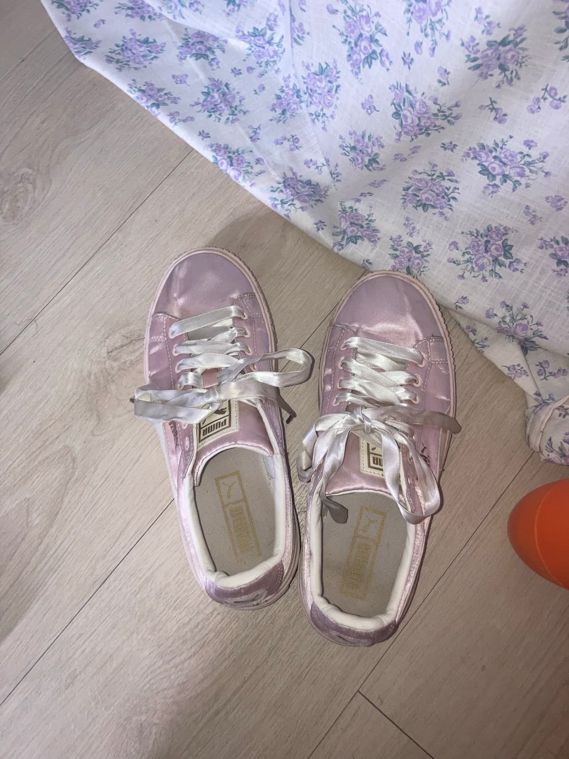 푸마 희귀 새틴 발레코어 스니커즈 240 상품이미지4