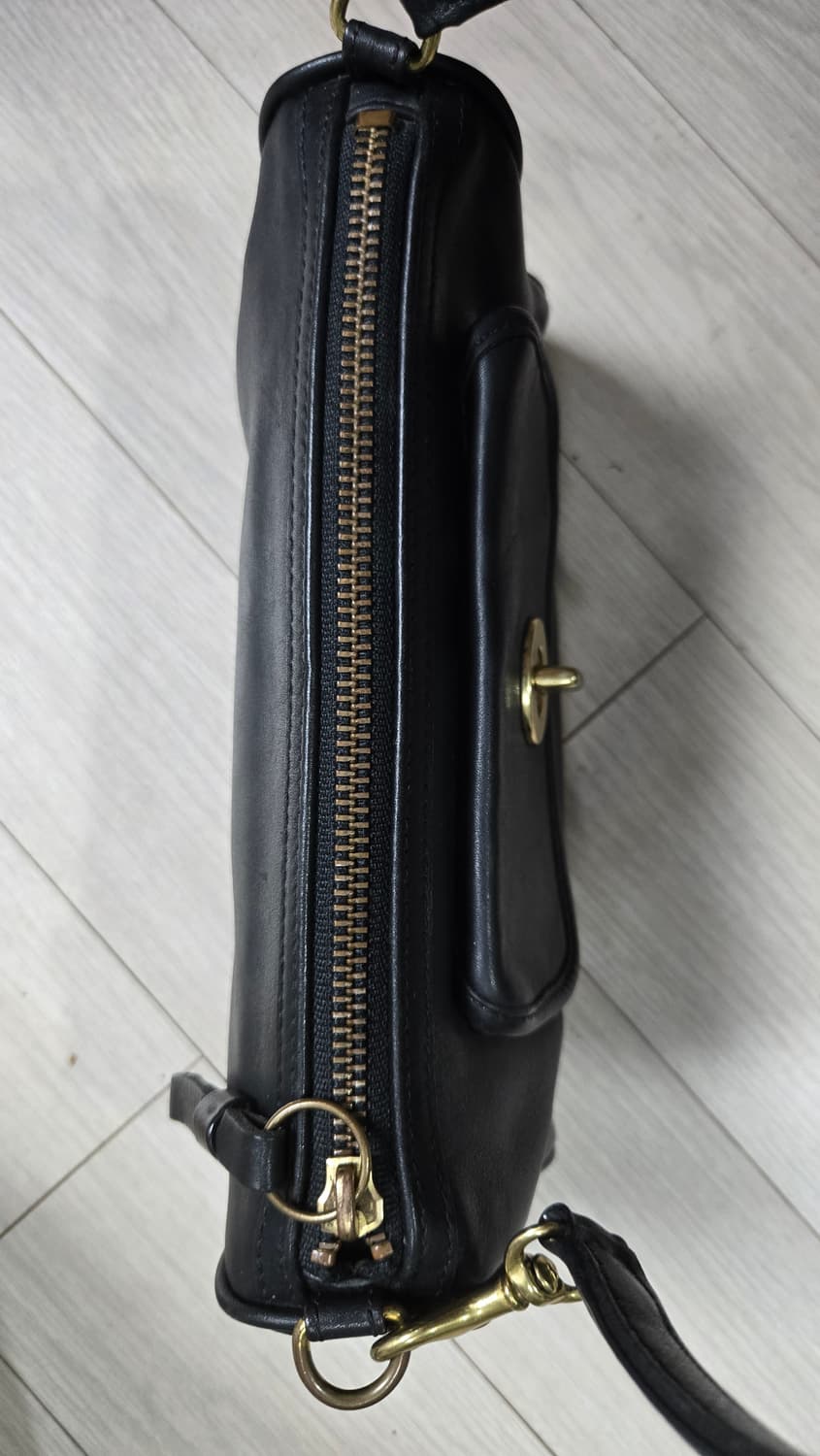 Coach 올드코치 턴락포켓 숄더백 상품이미지5