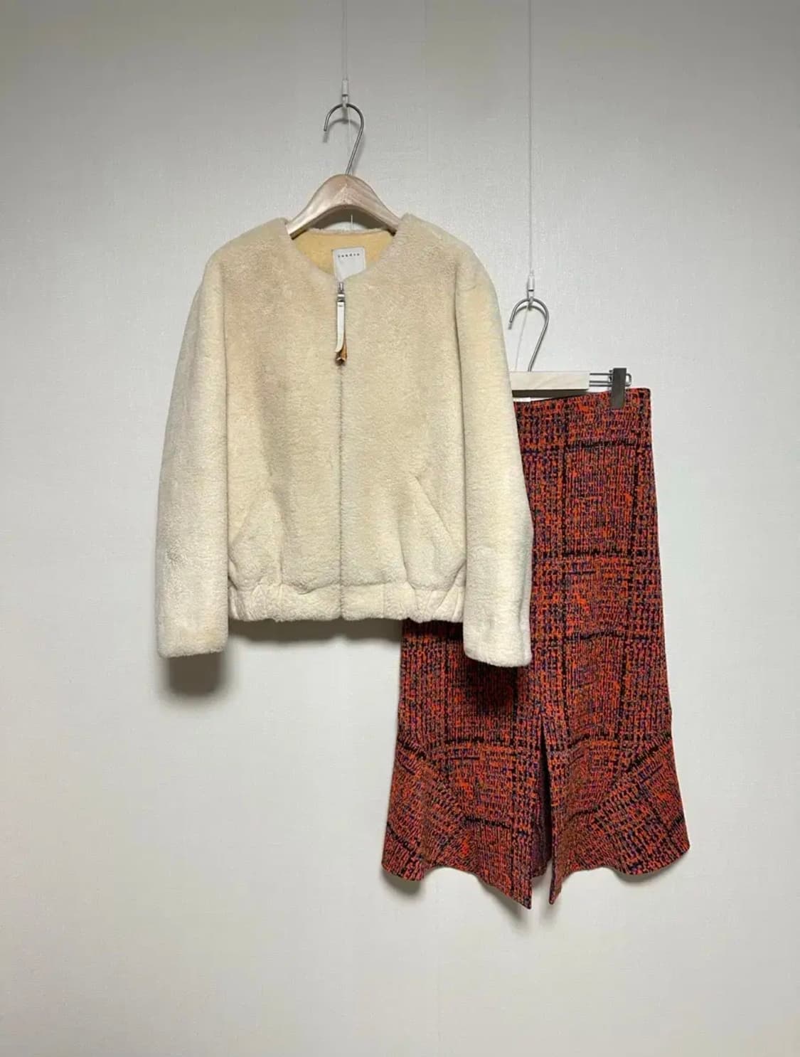 산드로 양가죽배색 에코퍼자켓 상품이미지1