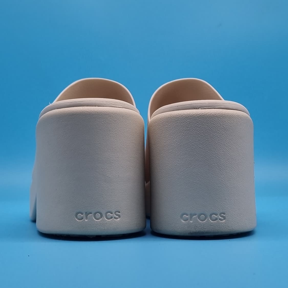 O 크록스 브루클린 여성슬리퍼w6 230 굽8 상품이미지4