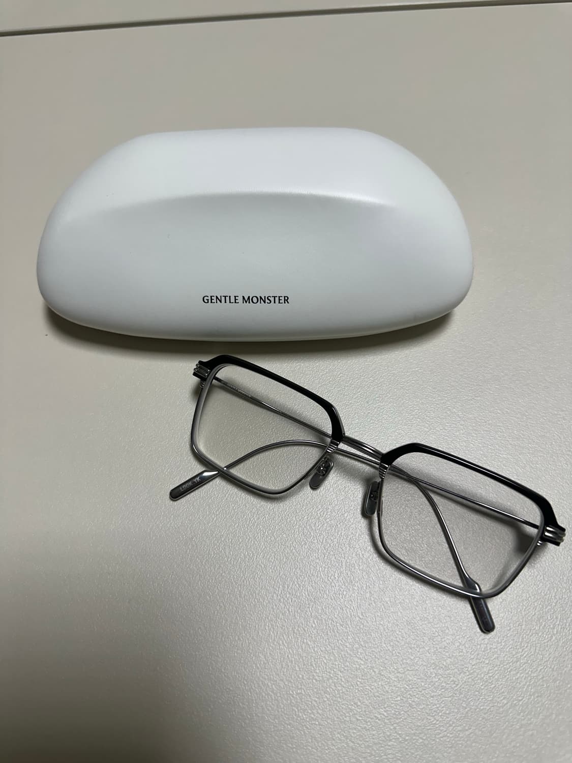 젠틀몬스터 룩YK.01 상품이미지1