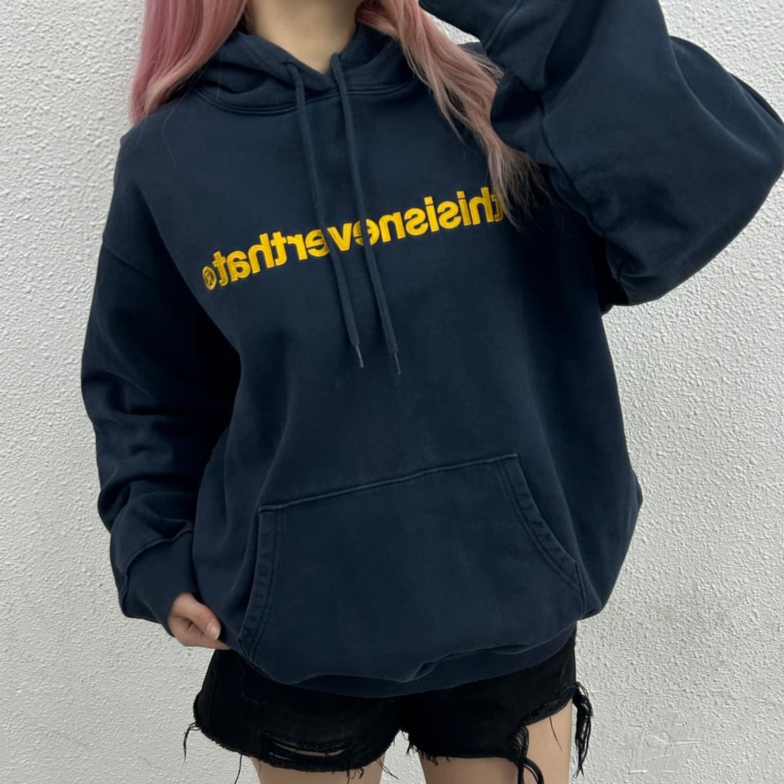 디스이즈네버댓 옐로우 로고 네이비 후드 XL 상품이미지1