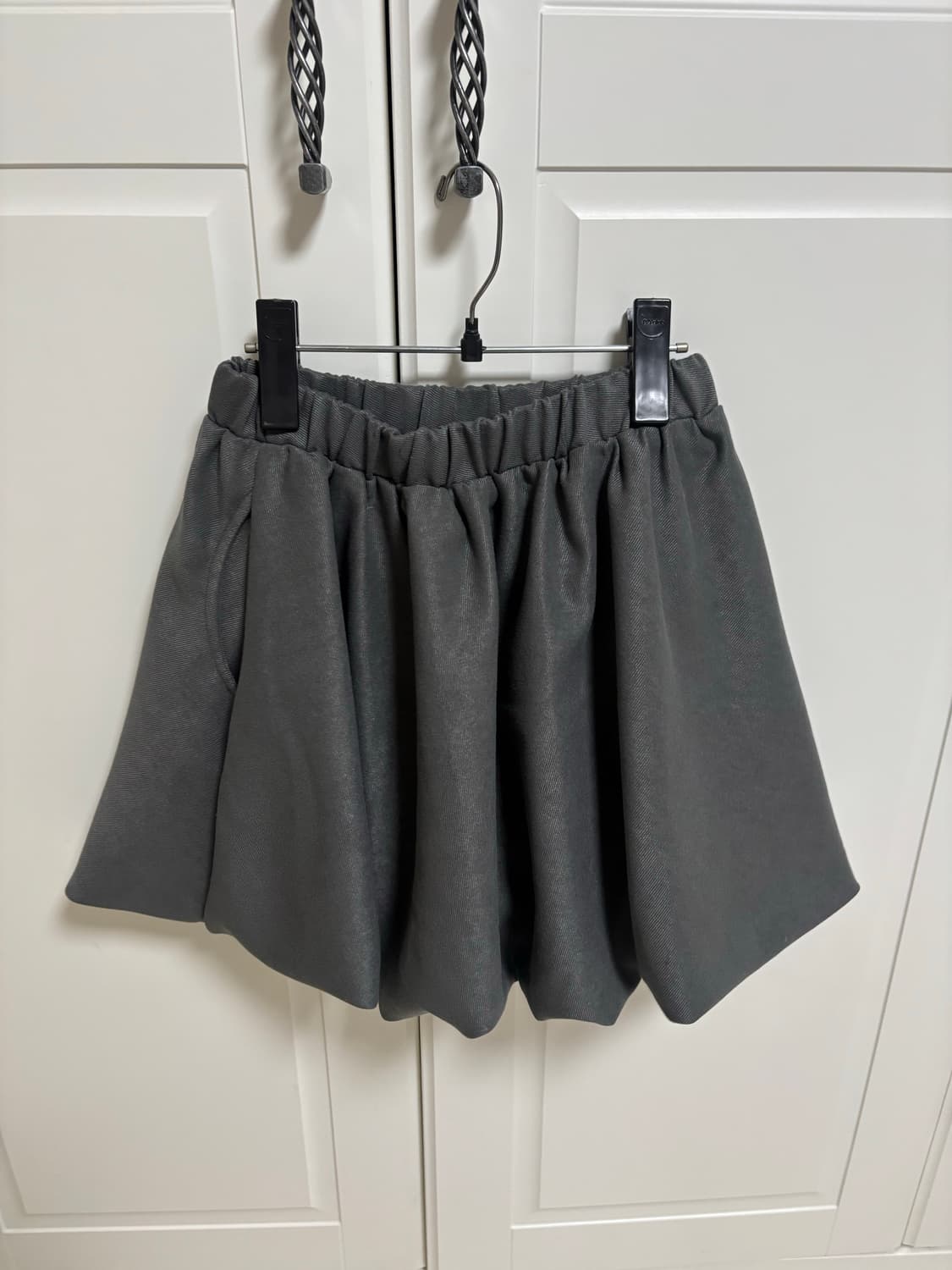 블랙업 벌룬스커트 상품이미지3