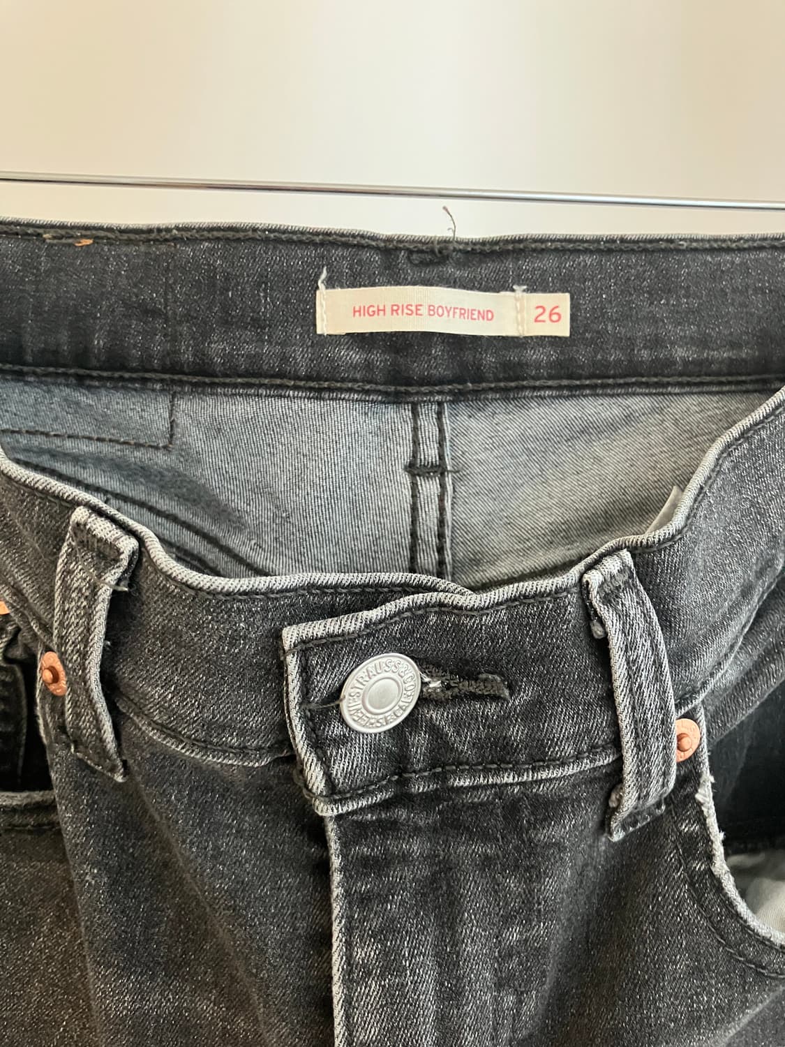 [Levis] HIGH RISE BOYFRIEND 블랙진 상품이미지2
