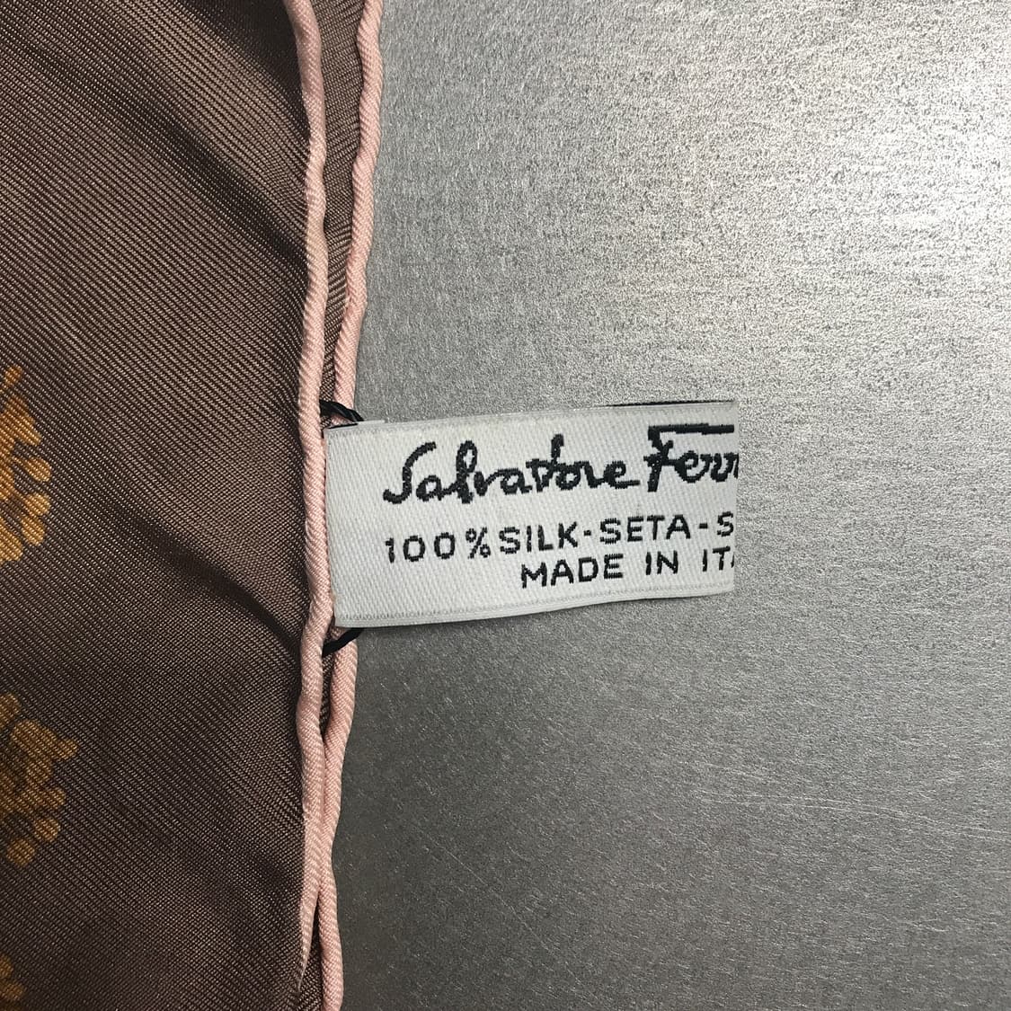 페레가모 실크 스카프 상품이미지3