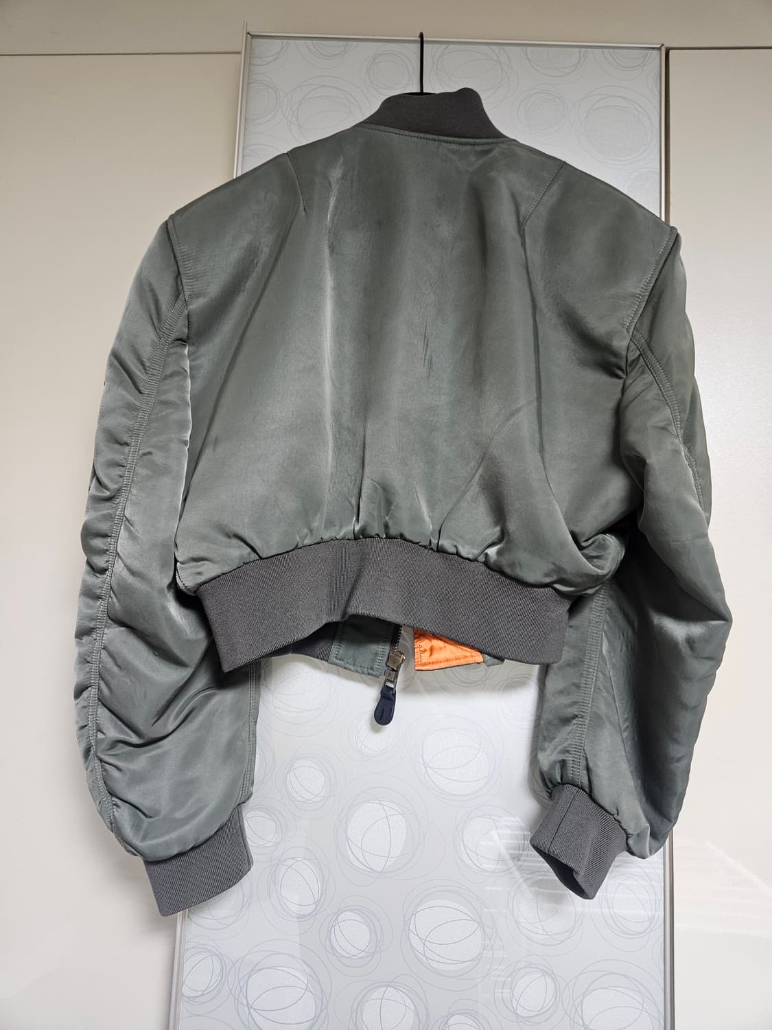 발렌시아가 17ss 크롭 봄버 S (패드버전) 상품이미지2