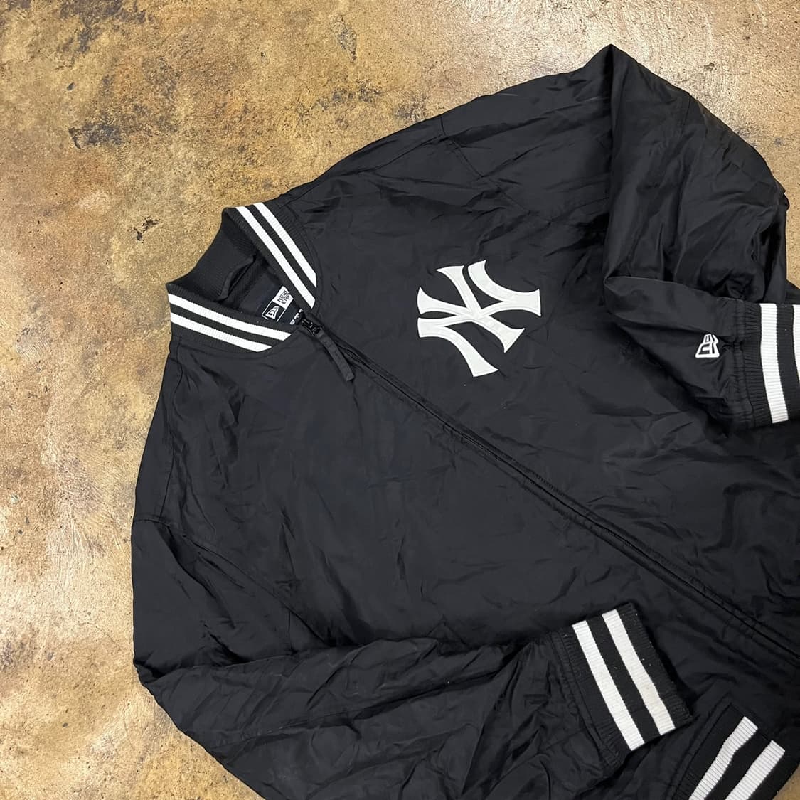 [정품/L] 뉴에라 양키즈 블랙 바람막이 자켓 b19 상품이미지1