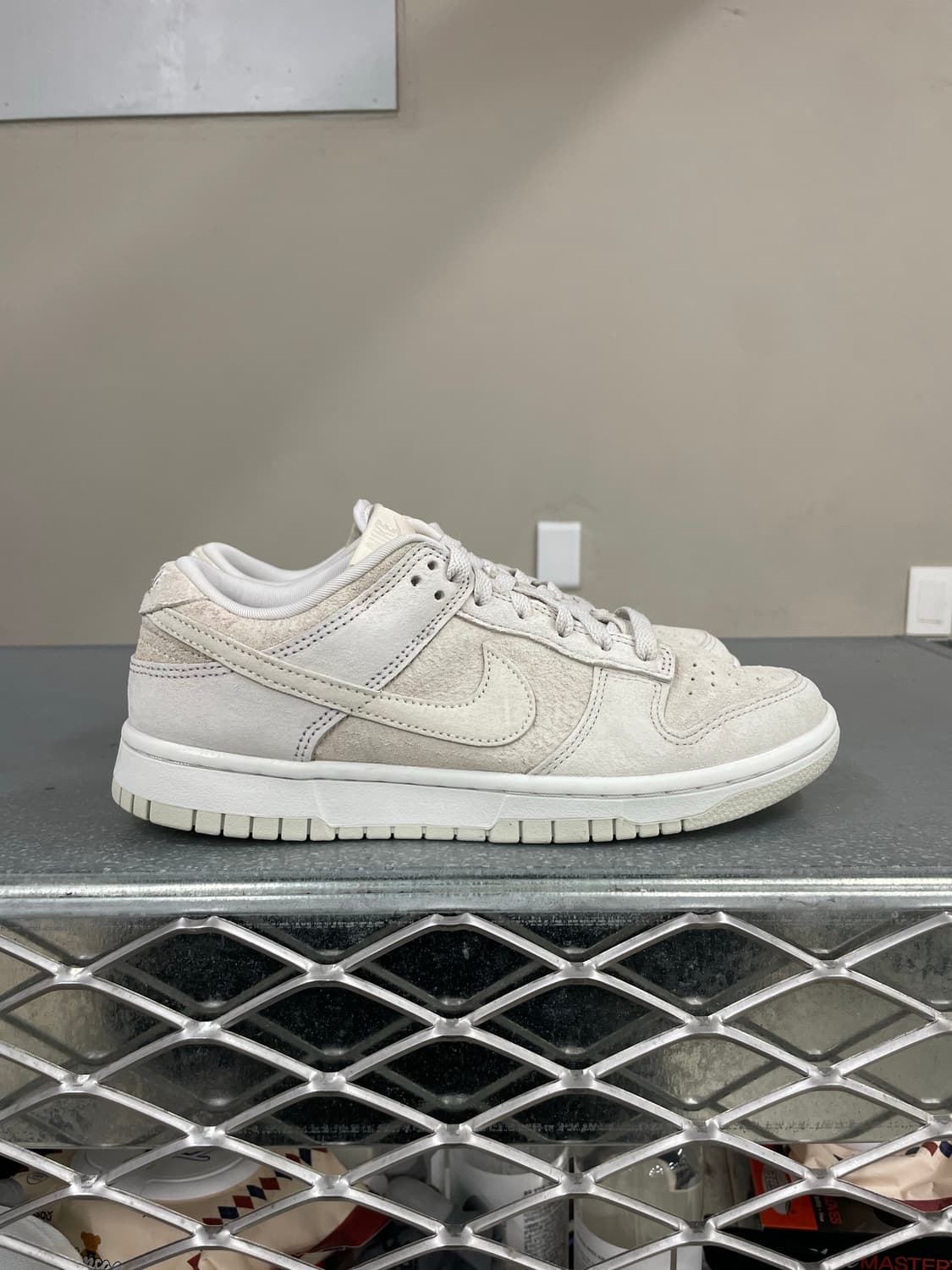 나이키 덩크 로우 바스트 그레이 250 상품이미지4