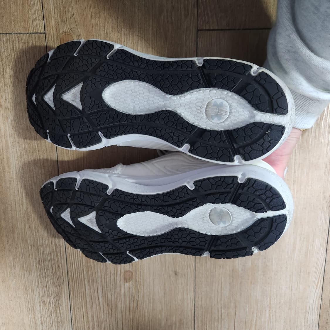 언더아머 러닝화 운동화 280 상품이미지4