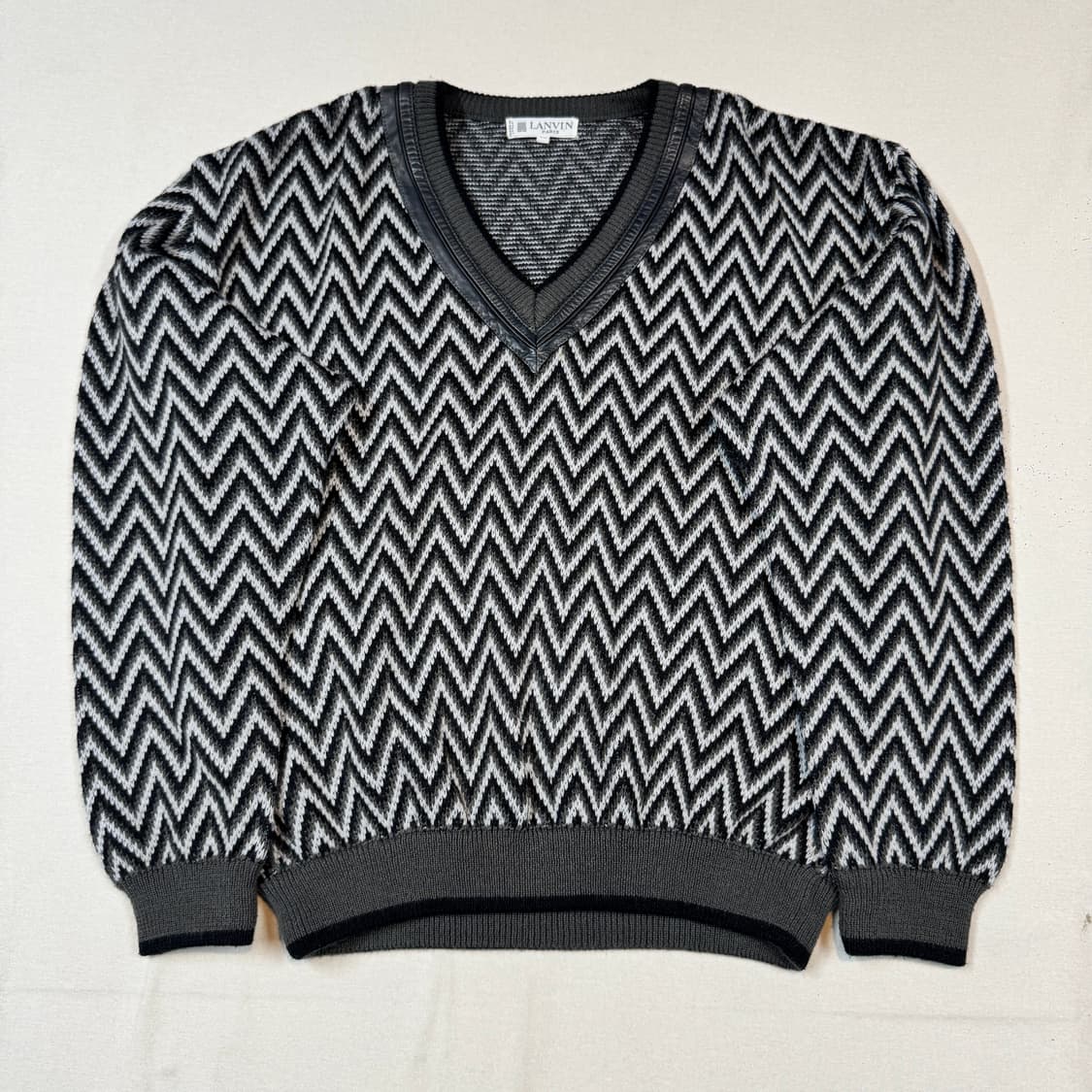 XL) LANVIN 랑방 쉐브론 패턴 V넥 니트 이탈리아 상품이미지1