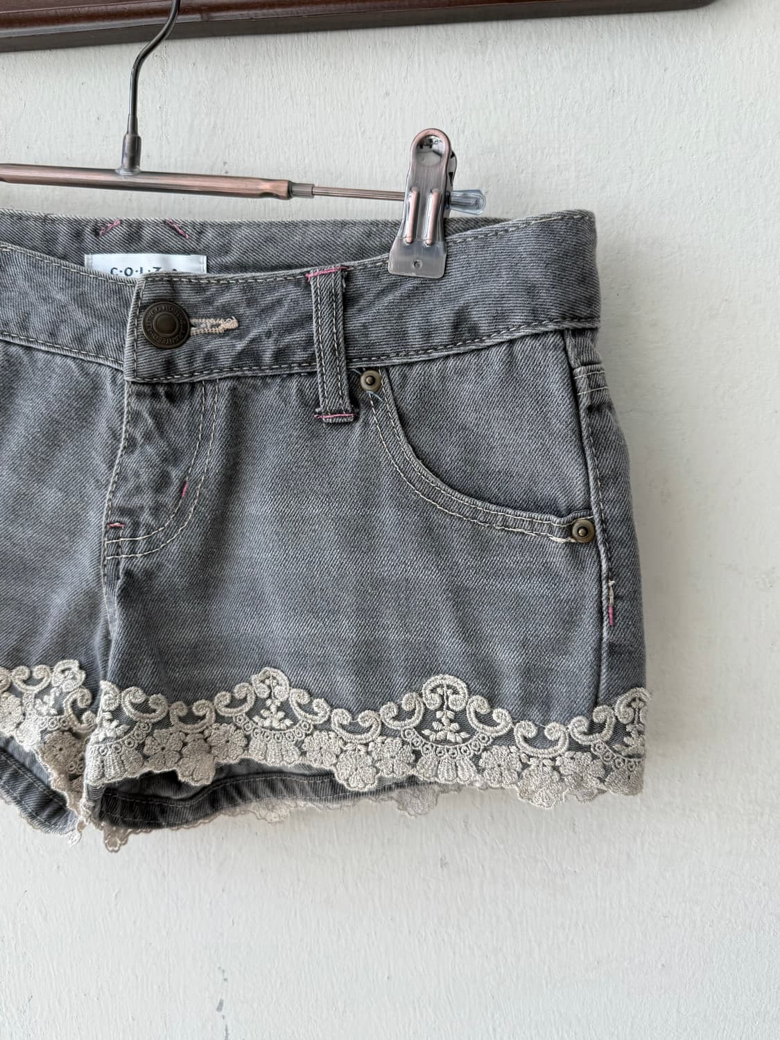 gray fairy lace detail short denim pants 상품이미지3