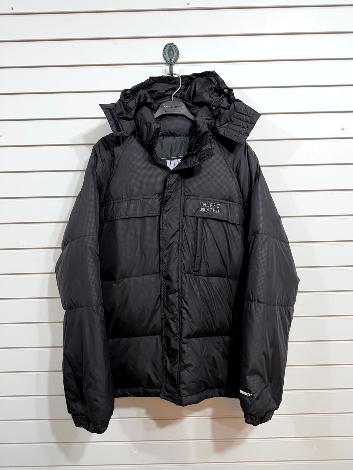 UNDEFEATED 다운점퍼 상품이미지1