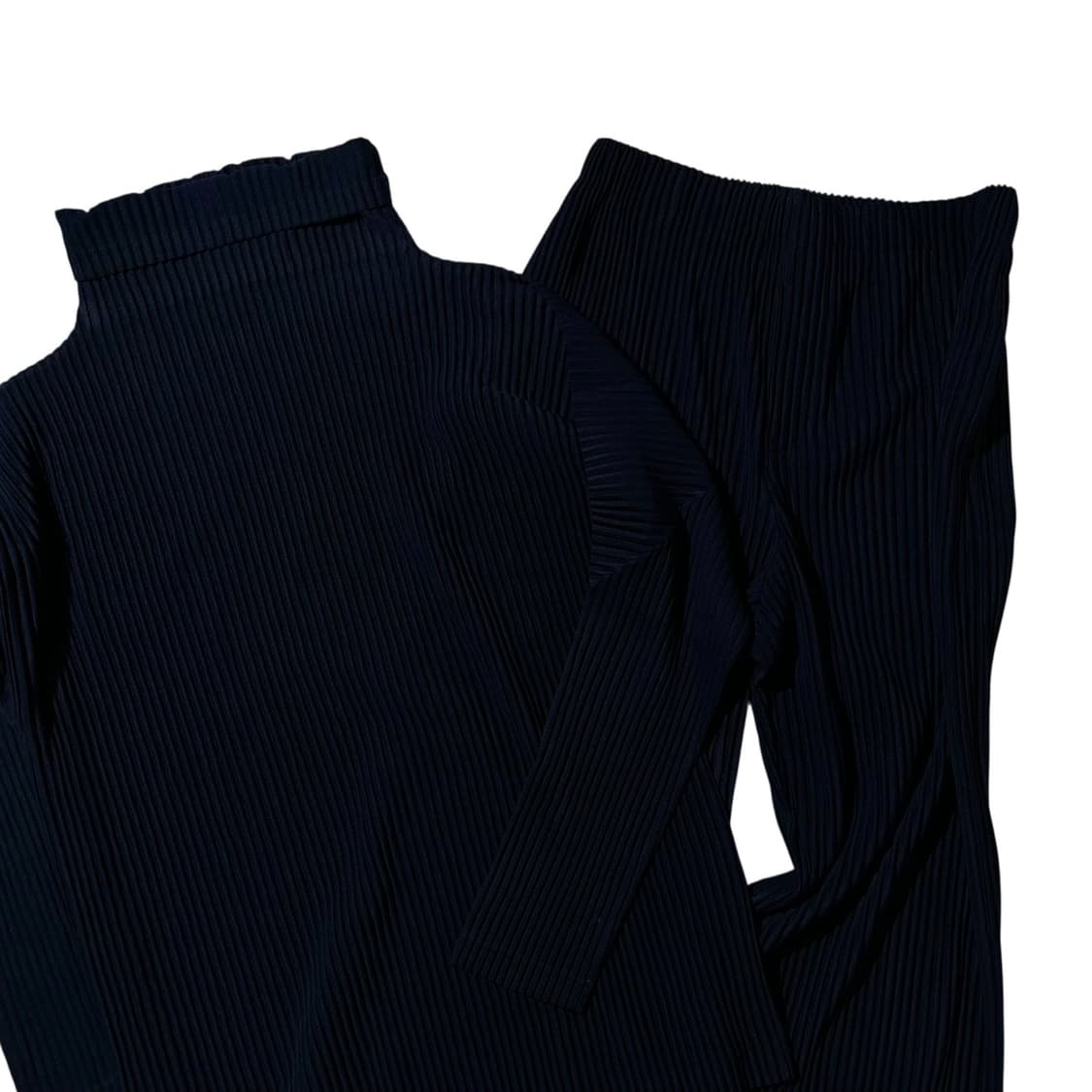 이세이 미야케 옴므 플리세 플리츠 터틀넥 셋업 네이비 상품이미지1