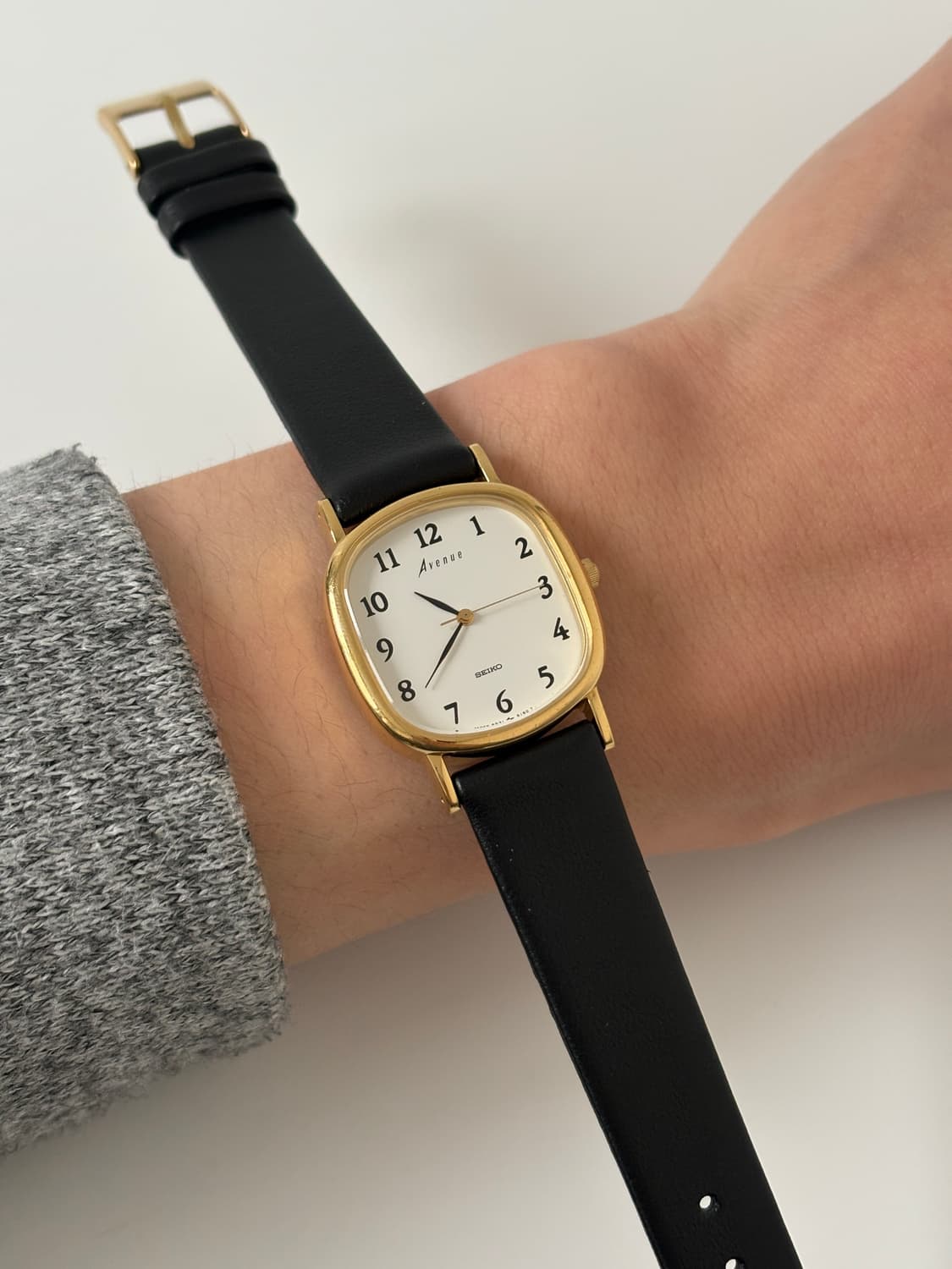 1990s Avenue Arabic Index Oval Quartz 상품이미지8