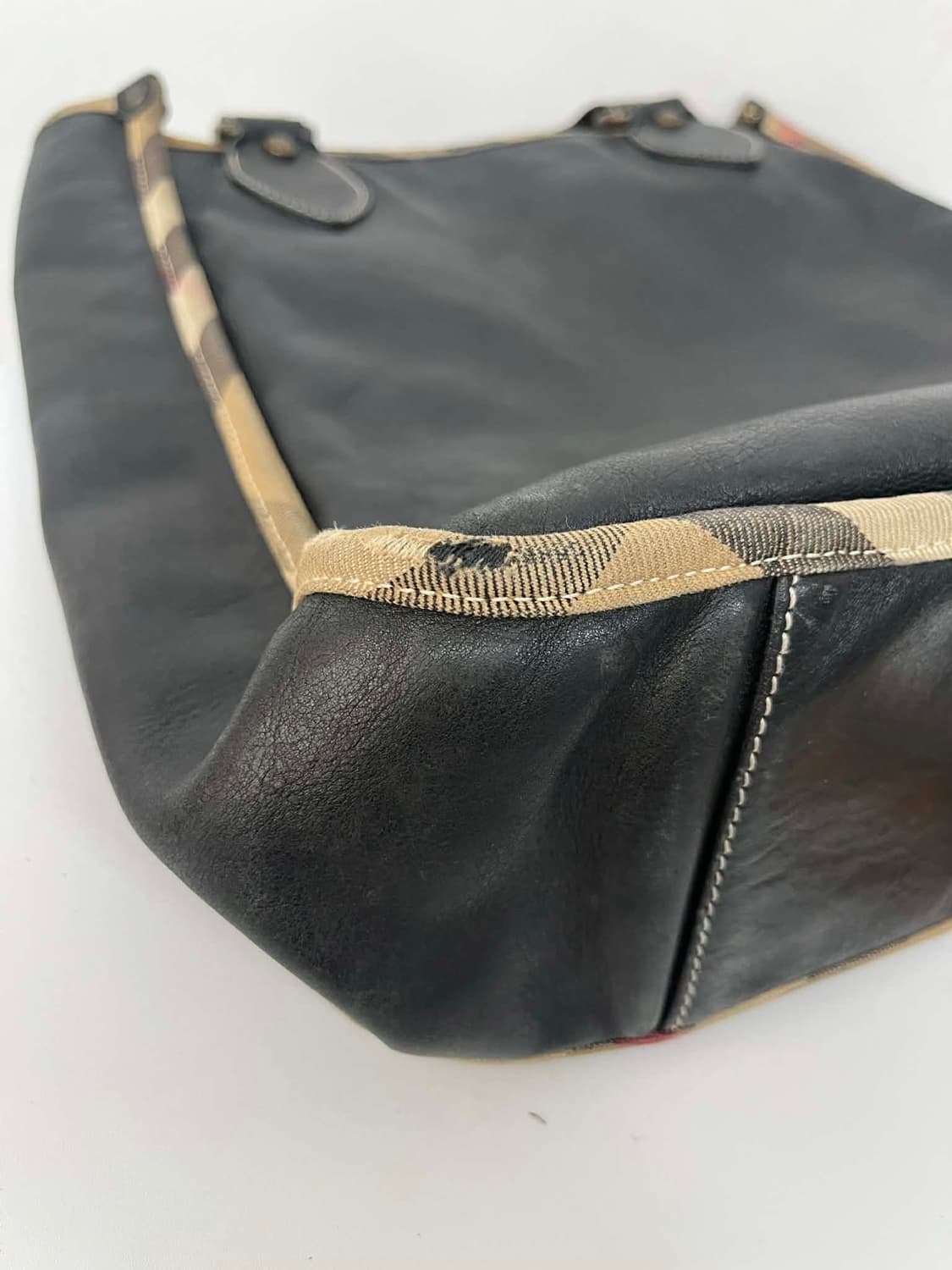 버버리 노바체크 가죽 트림 숄더 토트백 상품이미지9