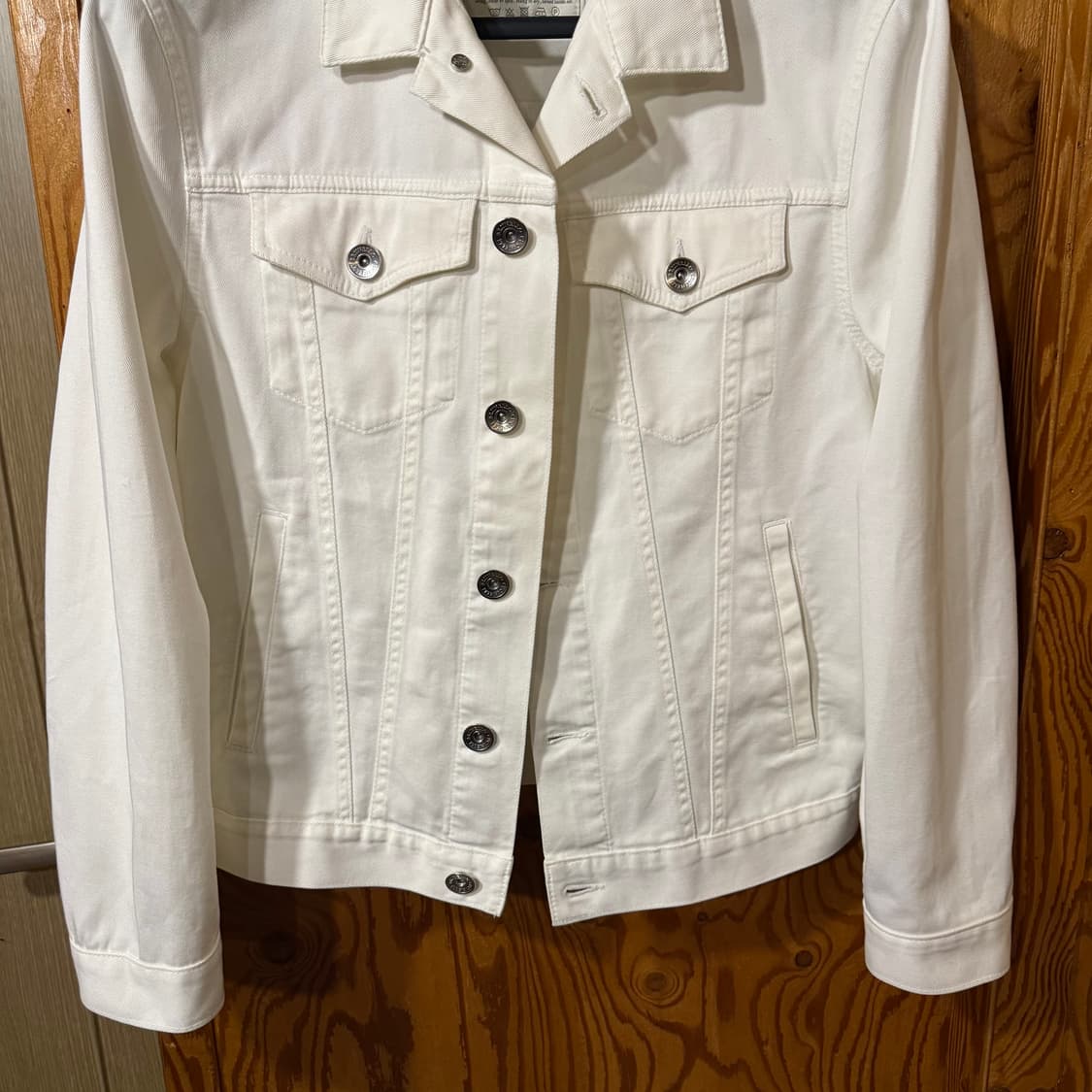 브루넬로 쿠치넬리 데님 트러커 자켓 판매 합니다. 상품이미지4