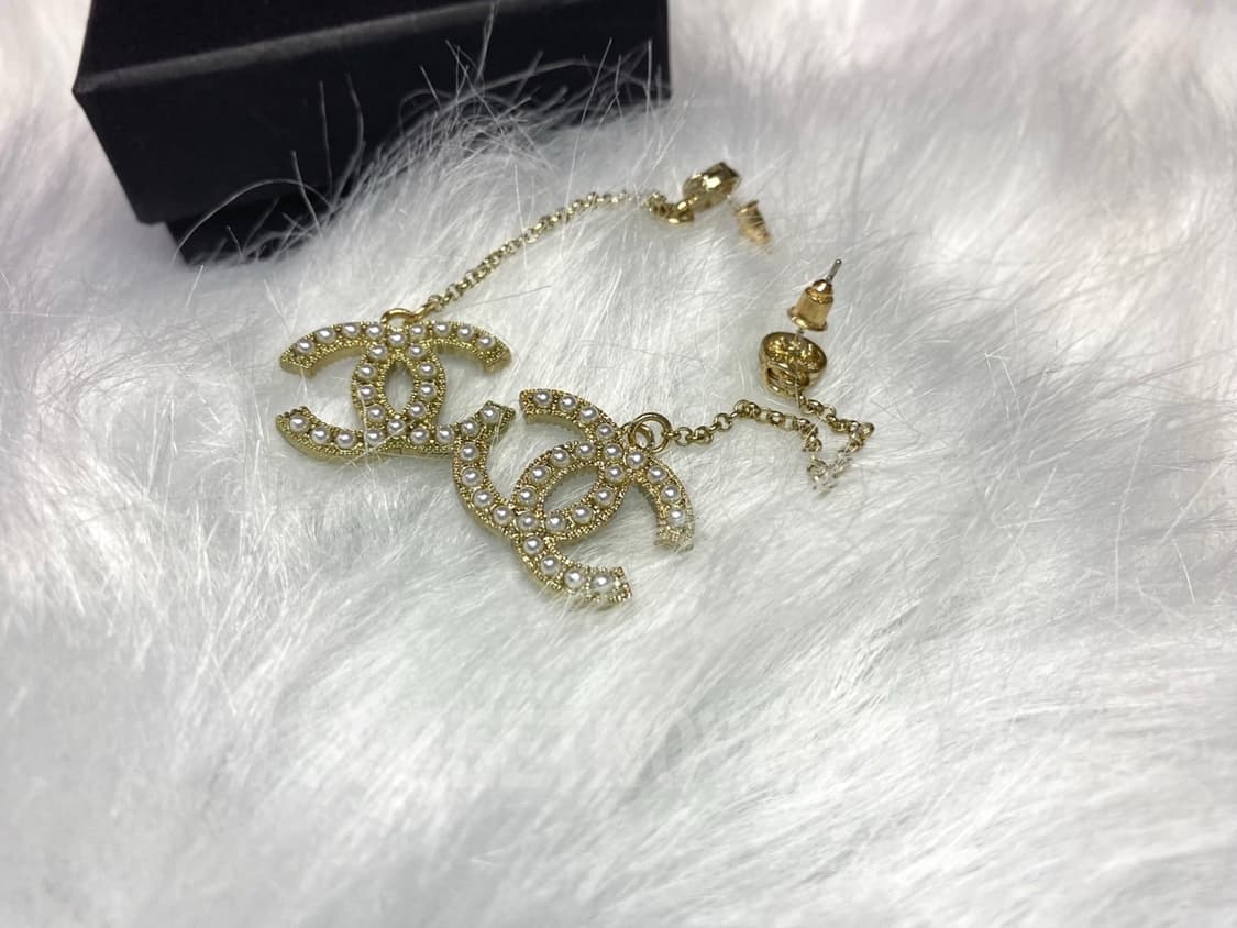 샤넬 CC 진주 드롭 이어링 상품이미지8