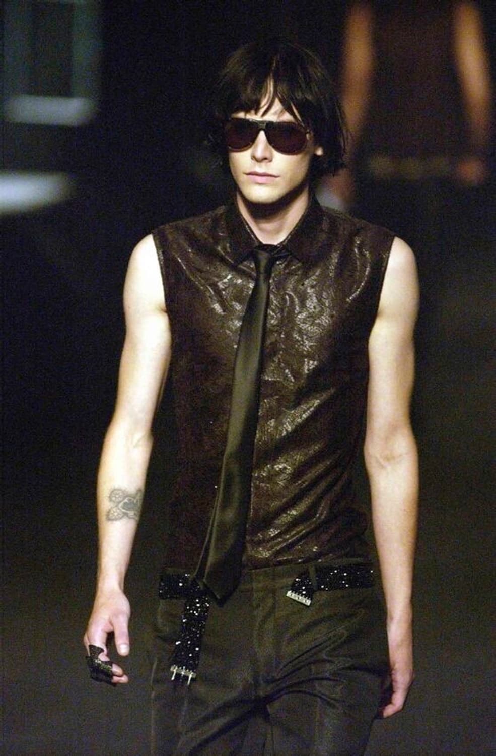 디올옴므 SS04 스트립 캠페인 블랙타이 선글라스 상품이미지6